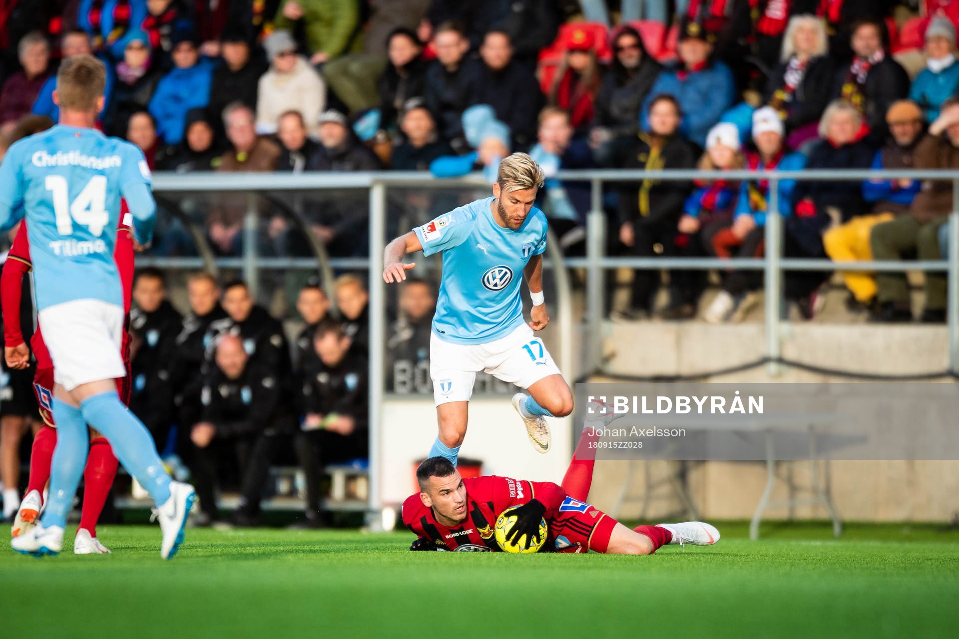 Östersunds Dino Islamovic  och Malmö FFs Rasmus Bengtsson