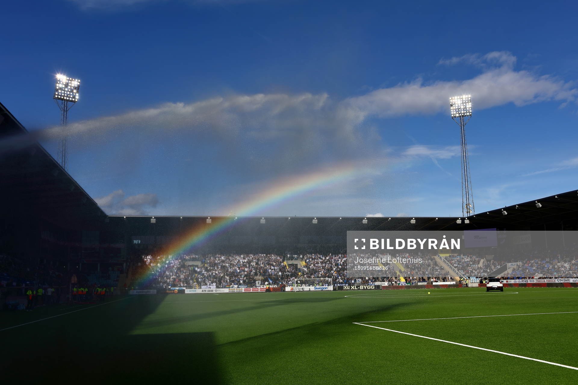 Östgötaporten strax innan avspark i   fotbollsmatchen i