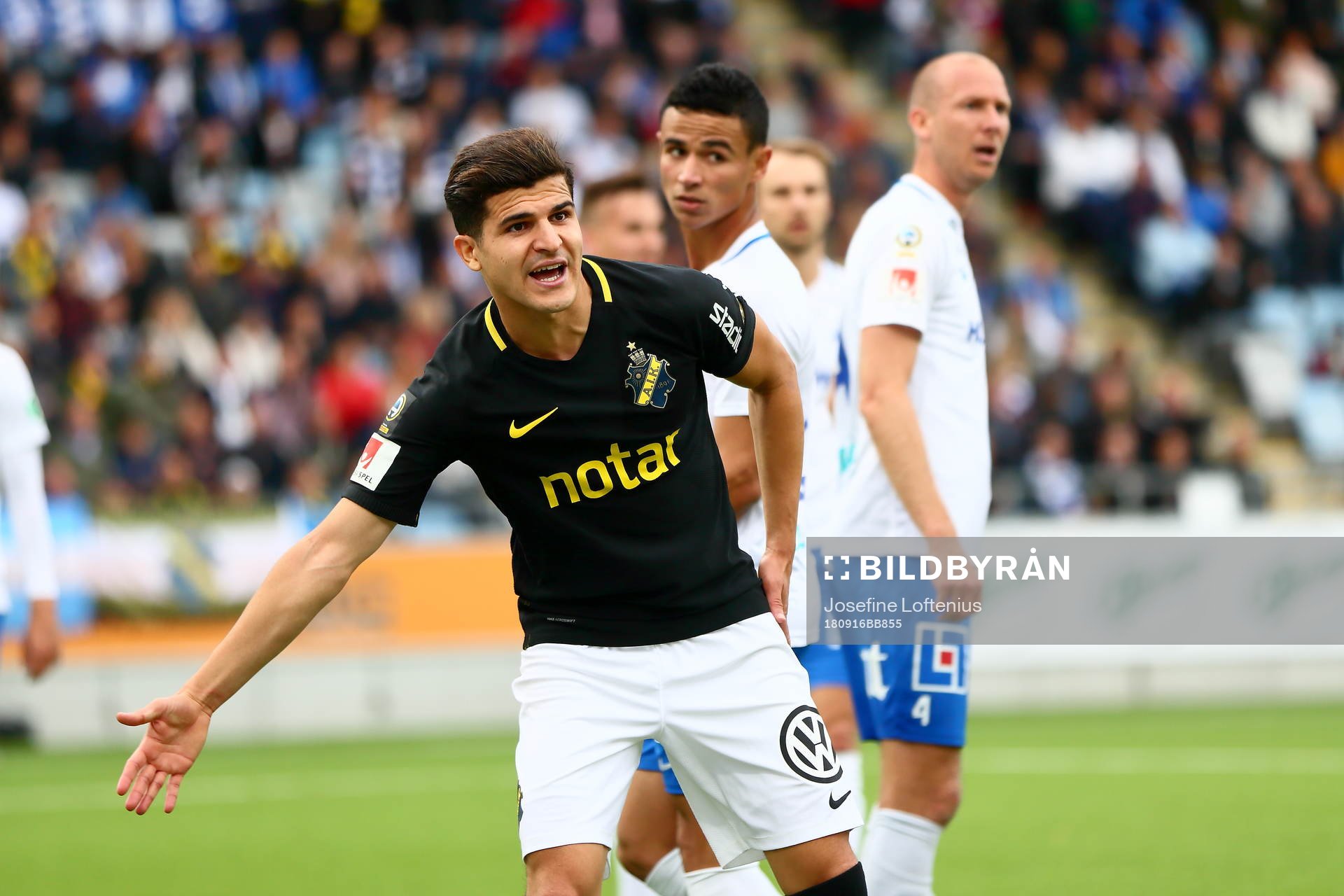 s Tarik Elyounoussi