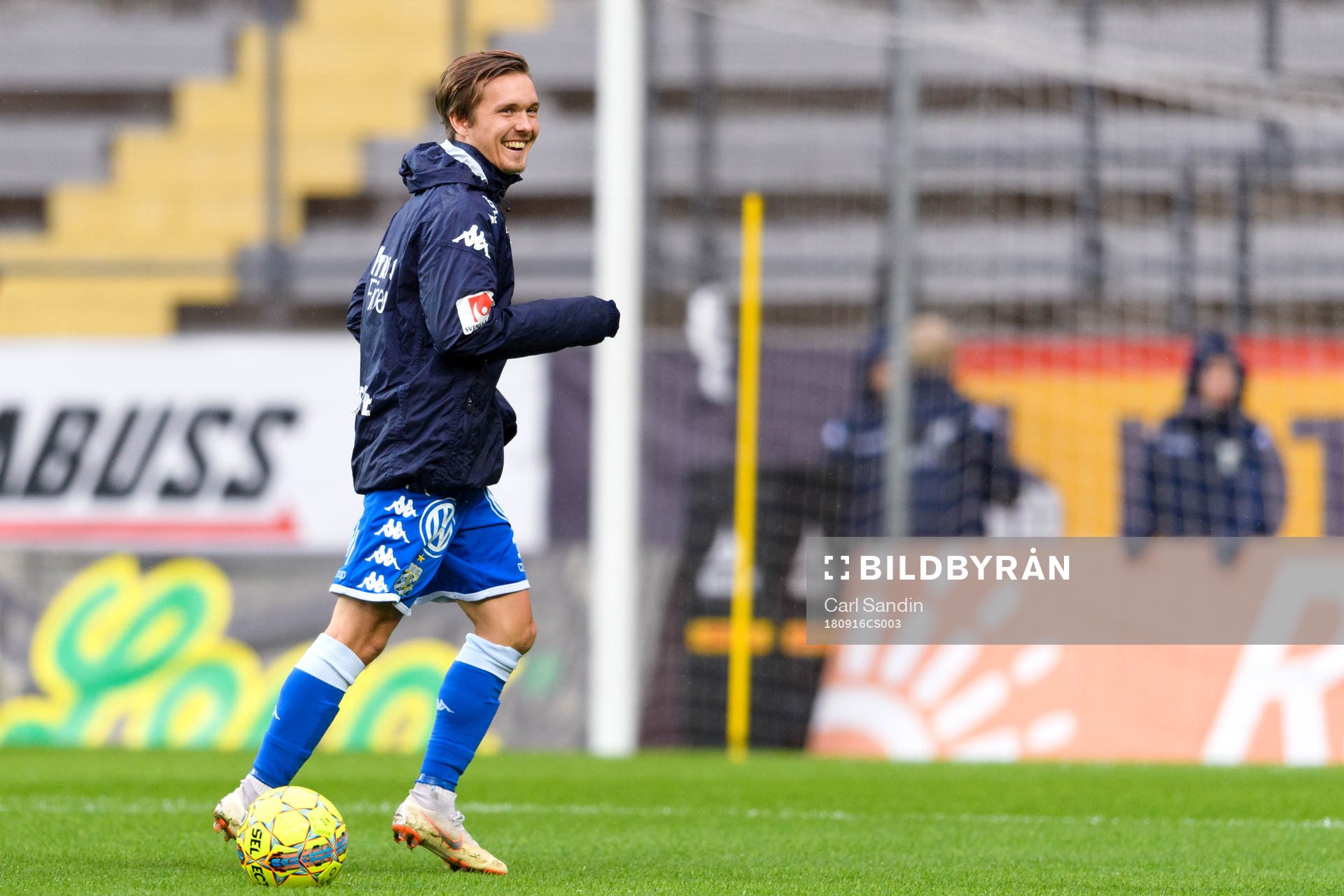 IFK Göteborgs Patrik Karlsson Lagemyr värmer upp innan