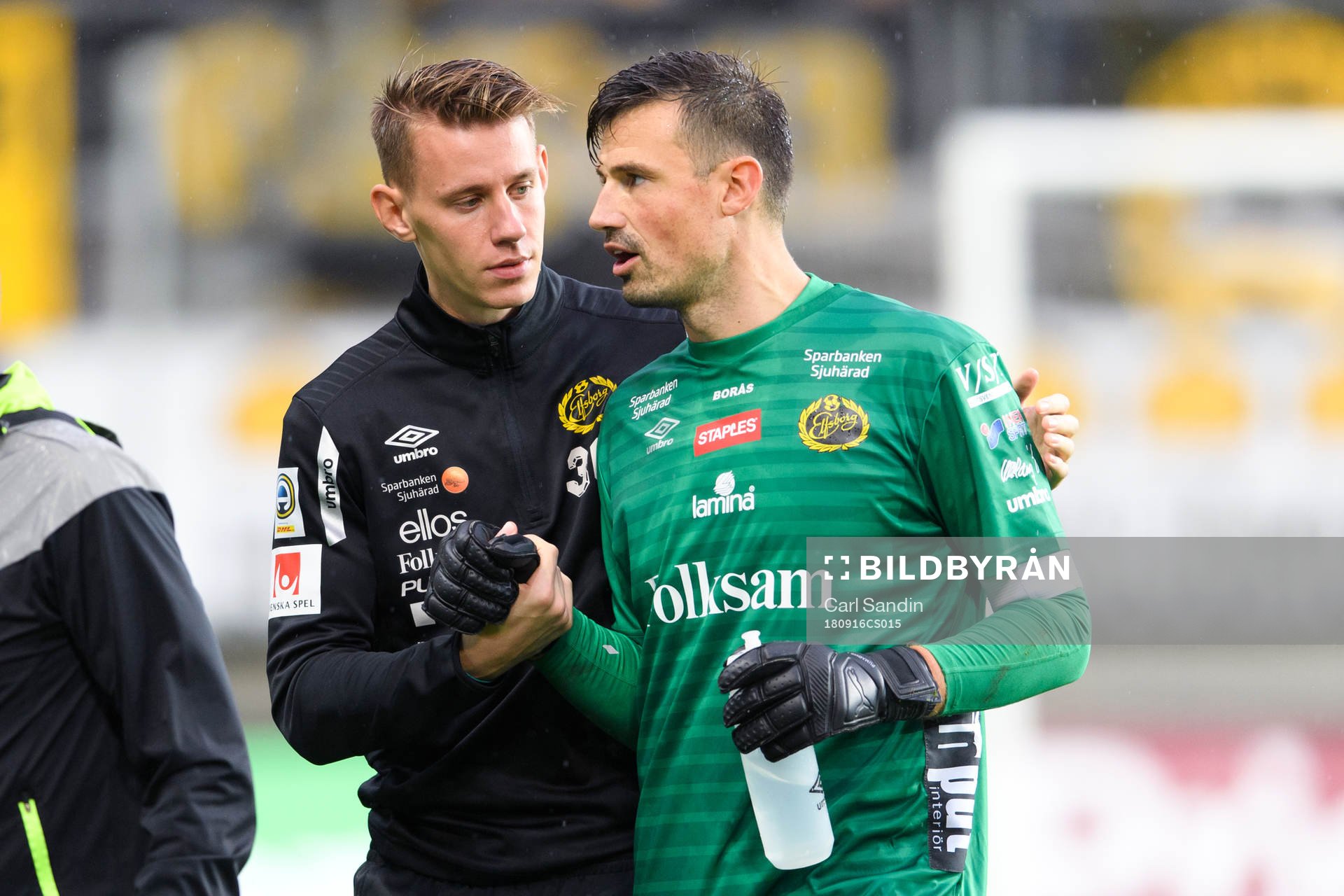 Elfsborgs målvakt David Olsson och målvakt Kevin Stuhr Ellegaard under fotbollsmatchen i Allsvenskan mellan IFK Göteborg och Elfsborg 16 september 2018 i Göteborg.