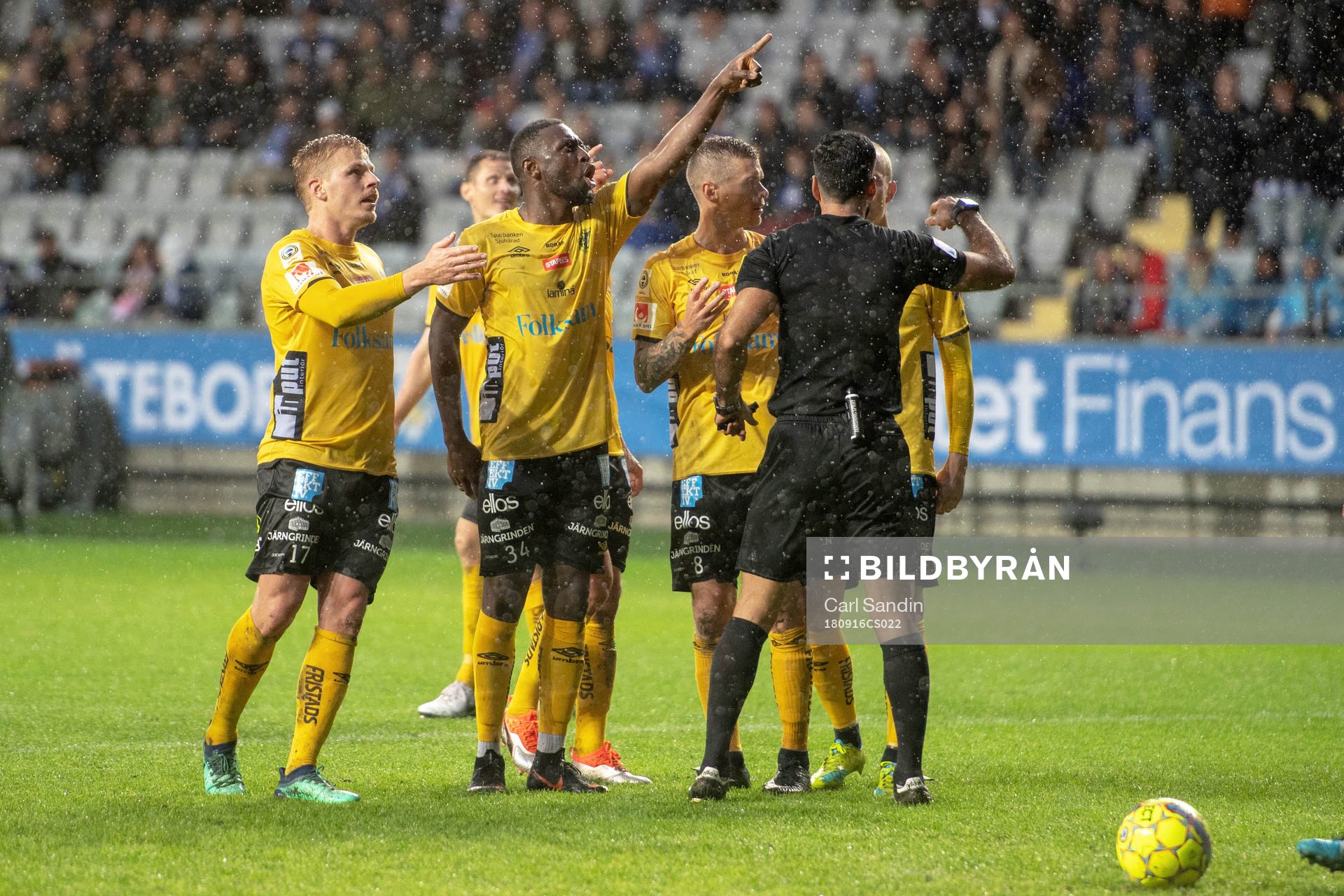 Elfsborgs spelare protesterar mot en straff i 85 minuten under fotbollsmatchen i Allsvenskan mellan IFK Göteborg och Elfsborg 16 september 2018 i Göteborg.