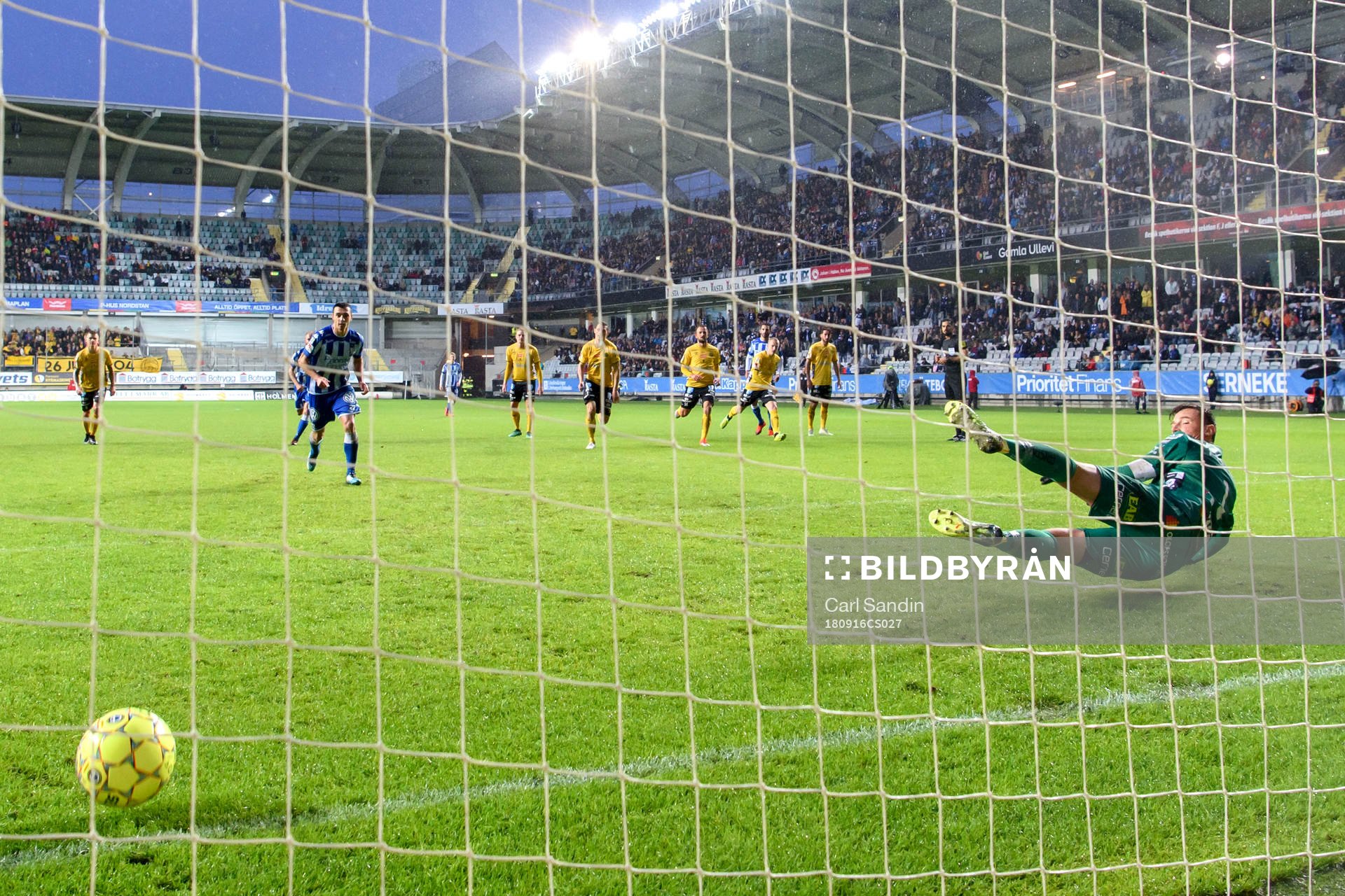 IFK Göteborgs Giorgi Kharaishvili gör 2-2 på straff