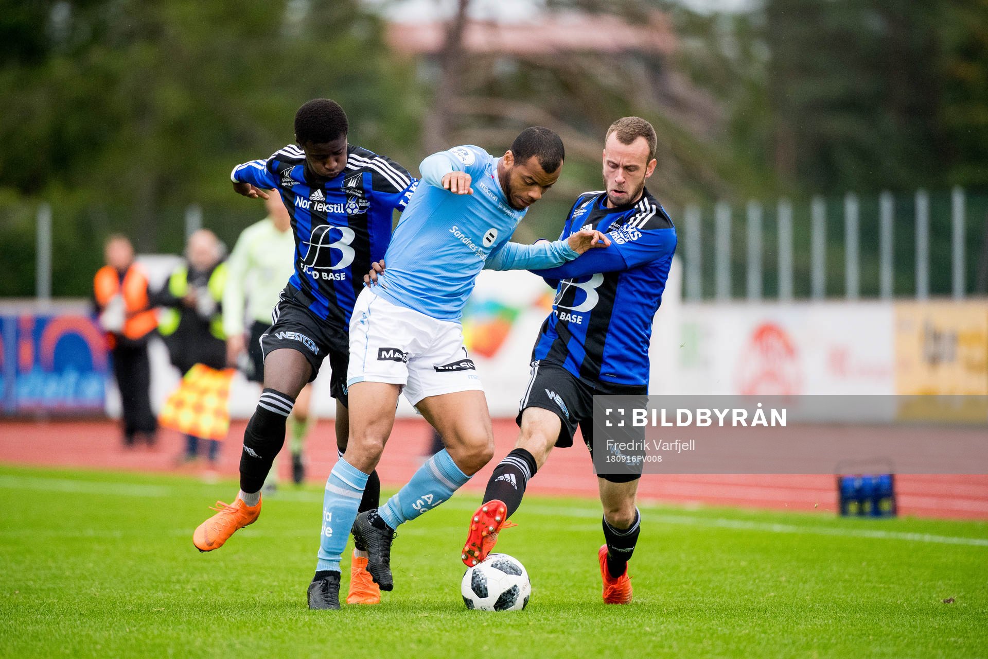 Alioune Ndour of Florø, Erixon Danso of Sandnes Ulf and