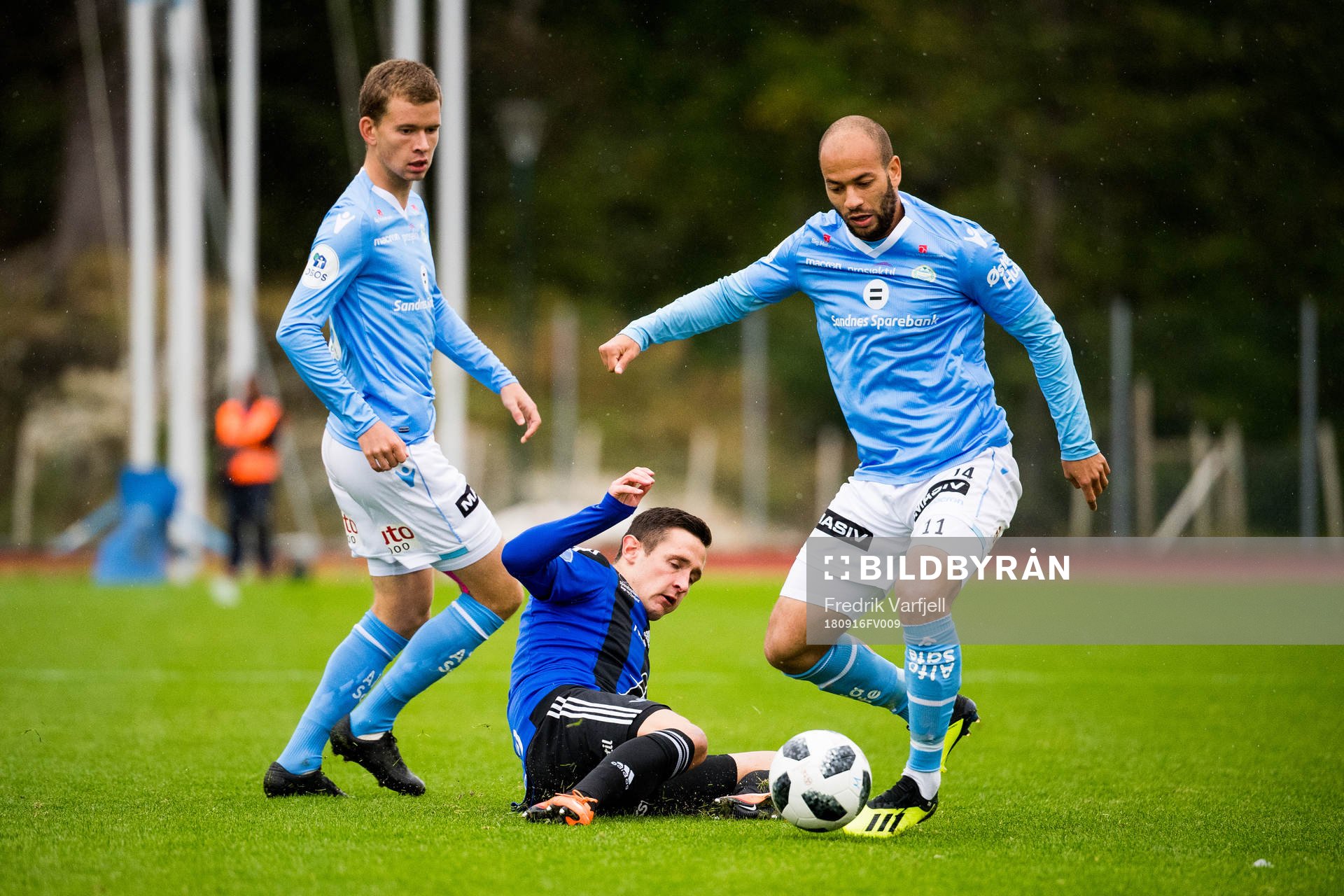 Vegard Østraat Erlien of Sandnes Ulf, Peter Aase of Florø