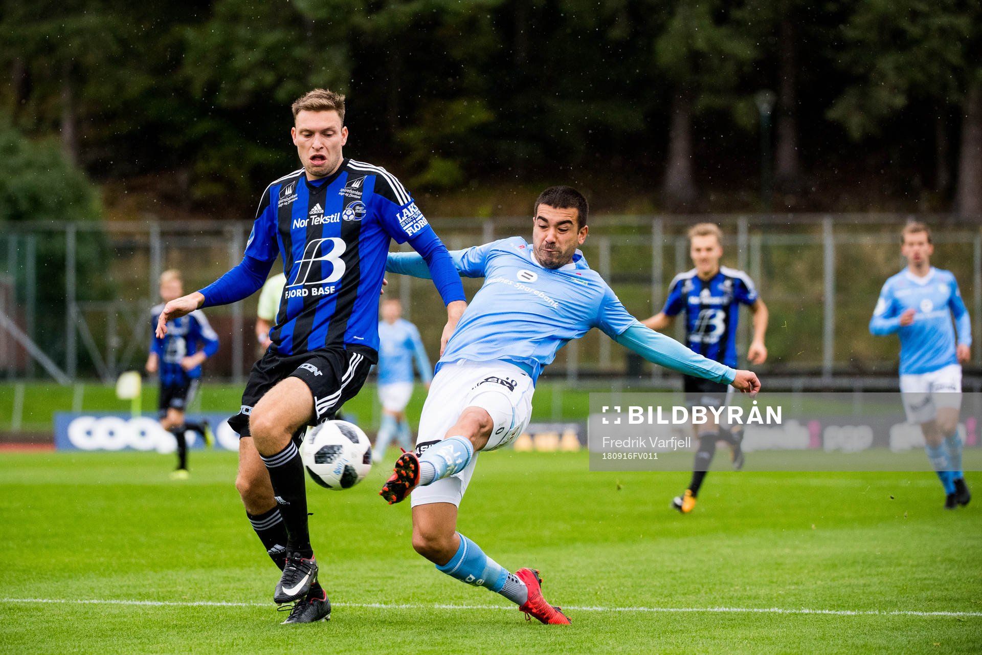 Runar Hove of Florø and Sanel Kapidzic of Sandnes Ulf