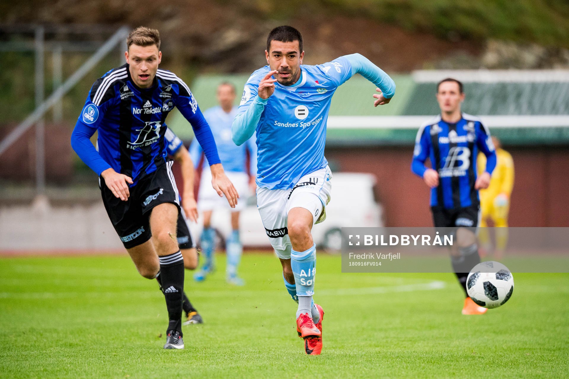 Runar Hove of Florø and Sanel Kapidzic of Sandnes Ulf