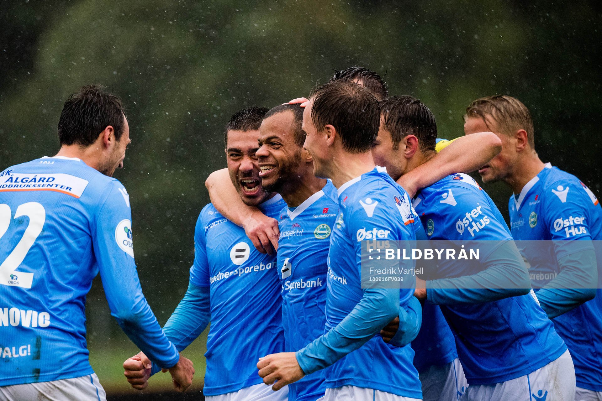 Erixon Danso of Sandnes Ulf celebrates with teammates