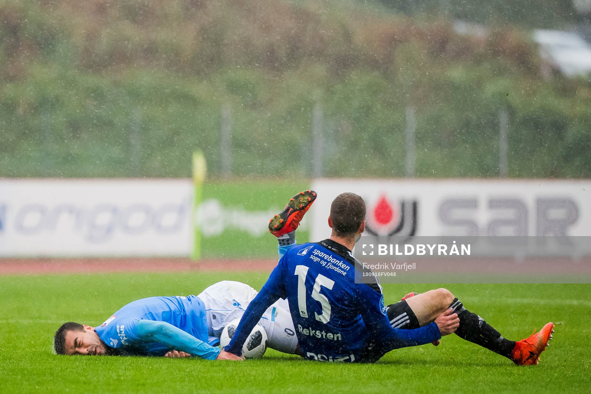 Sanel Kapidzic of Sandnes Ulf and André Reksten of Florø