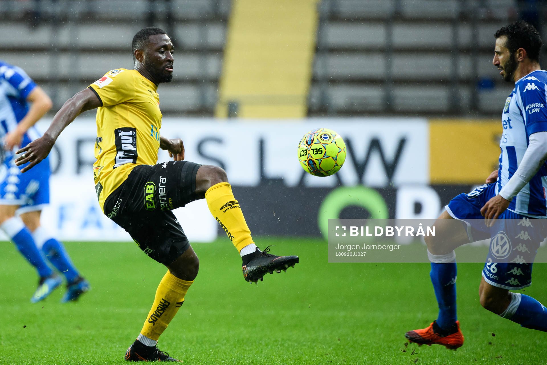 Elfsborgs Chinedu Obasi och IFK Göteborgs André Calisir