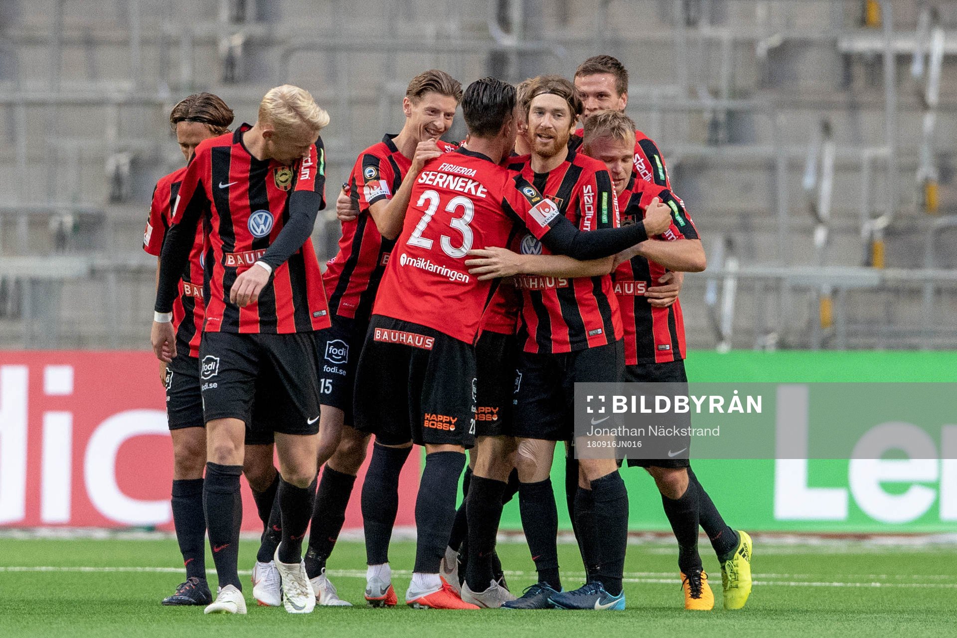 Brommapojkarnas Gustav Sandberg Magnusson jublar med