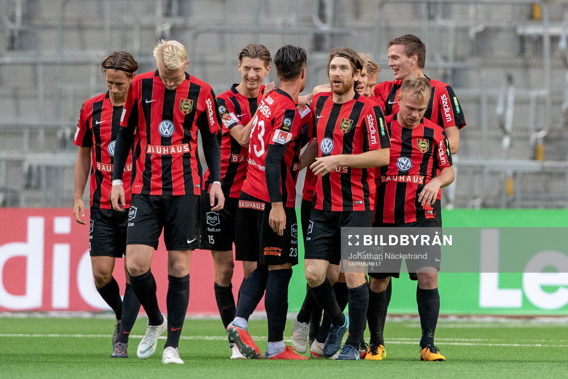 Brommapojkarnas Gustav Sandberg Magnusson jublar med