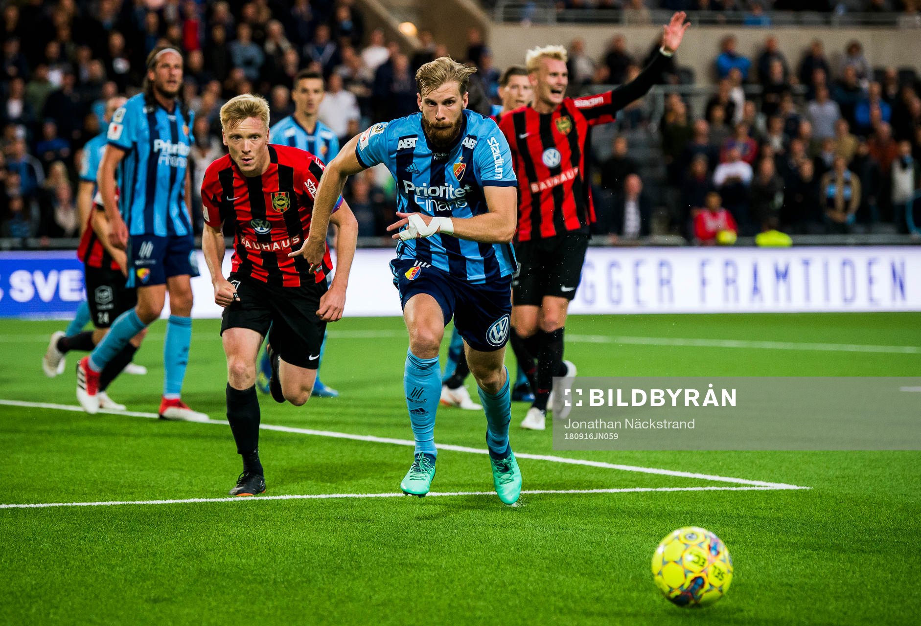 Djurgårdens Niklas Gunnarsson och Brommapojkarnas Gustav