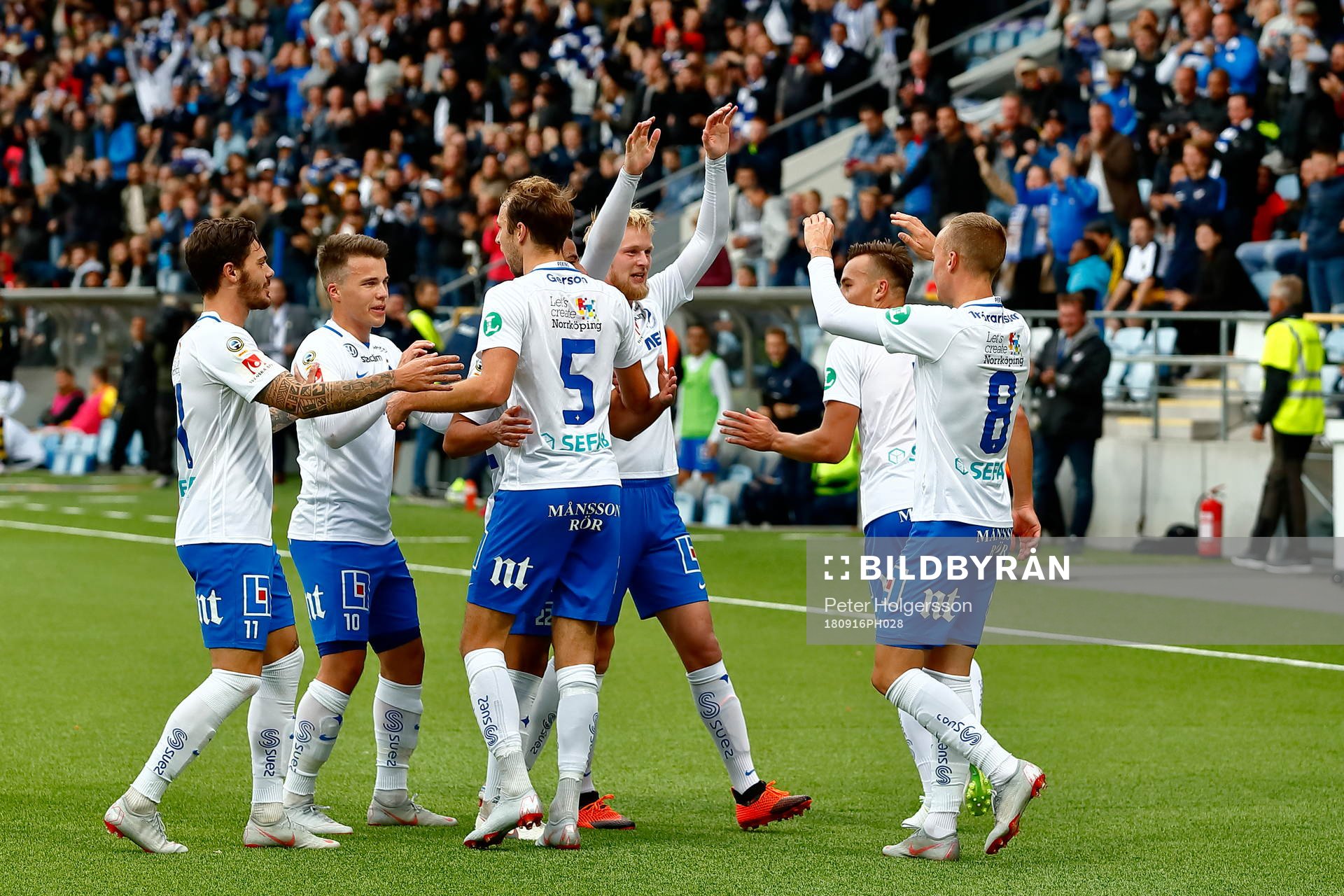 Norrköpings spelare jublar