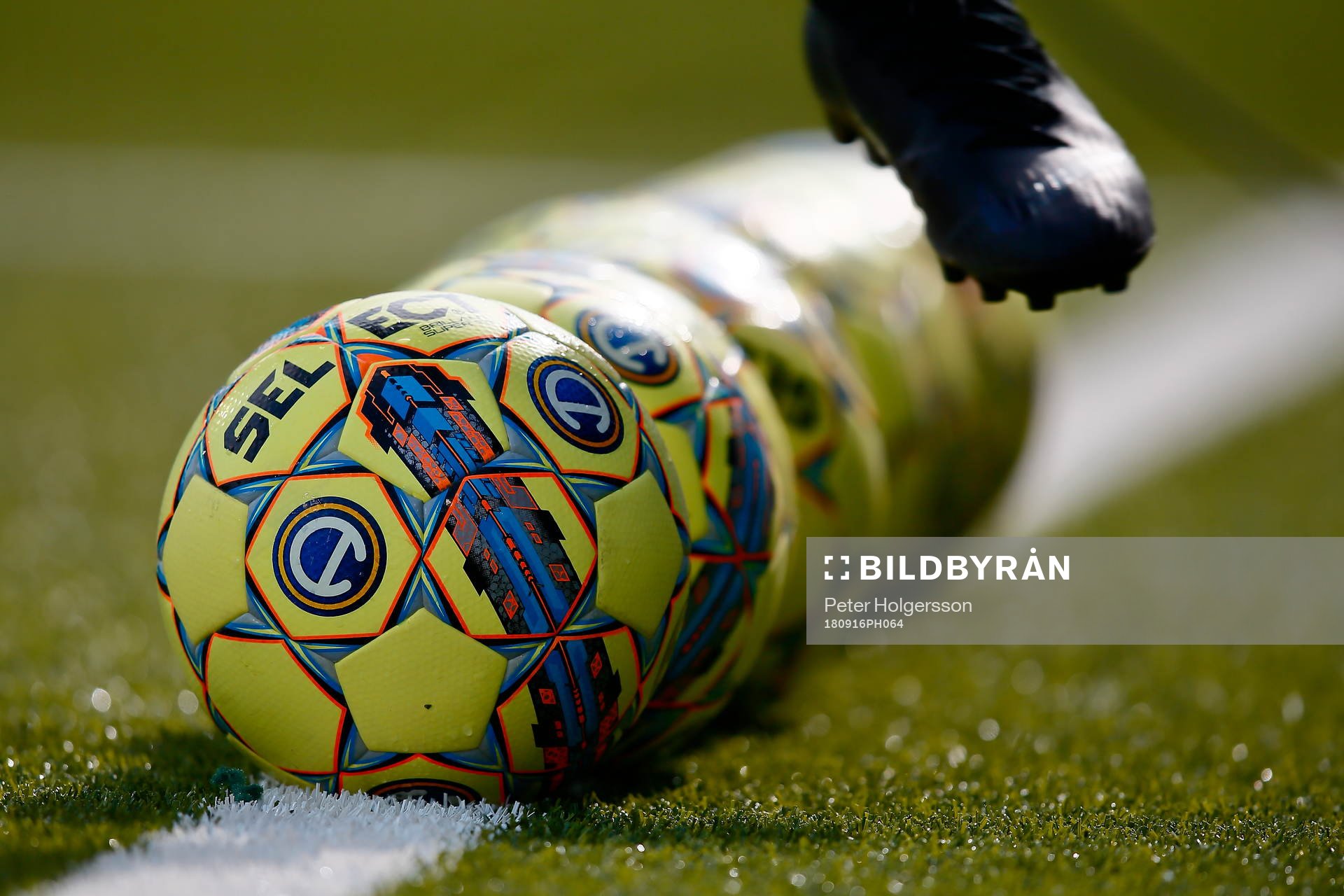 Bollarunder fotbollsmatchen i Allsvenskan mellan