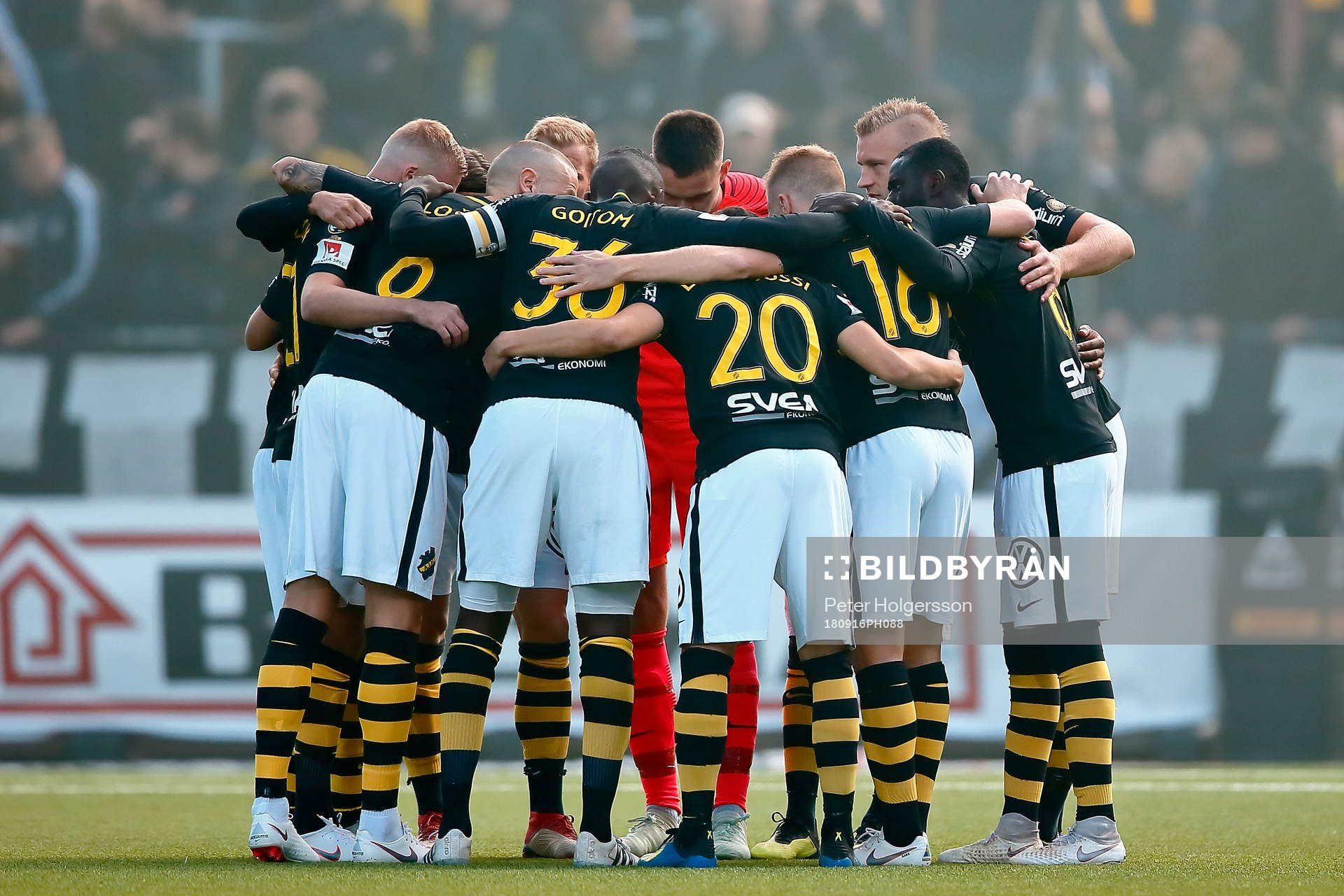 AIK under fotbollsmatchen i Allsvenskan mellan Norrköping
