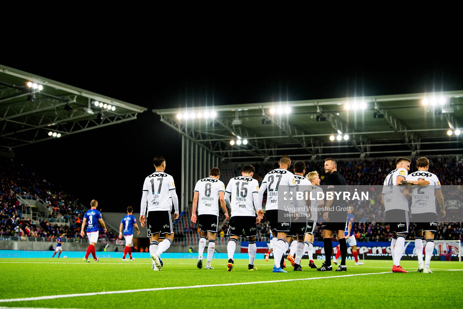 Anders Konradsen and the players of Rosenborg celebrate