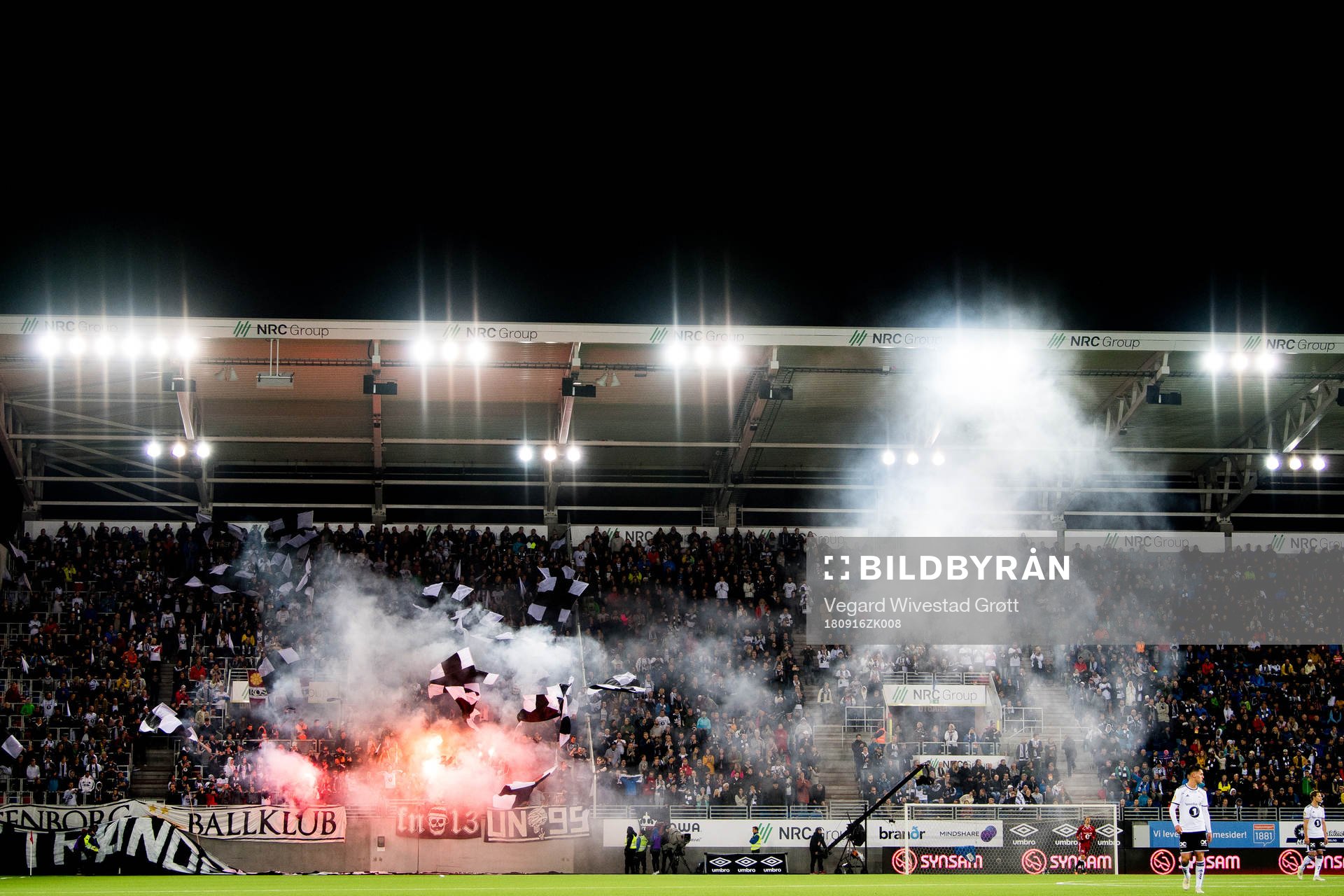 Supporters of RBK with pyro effects during the Eliteserien match between Vålerenga and Rosenborg on September 16, 2018 in Oslo.