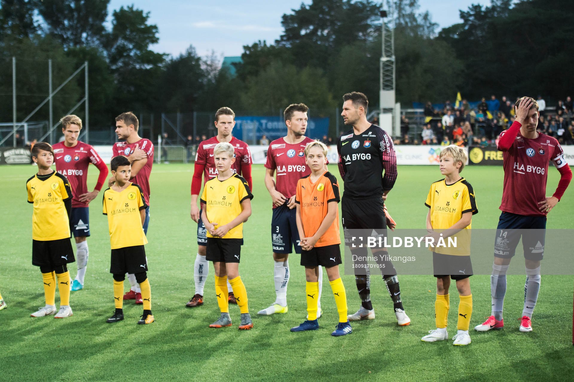 Örgrytes startuppställning innan fotbollsmatchen i
