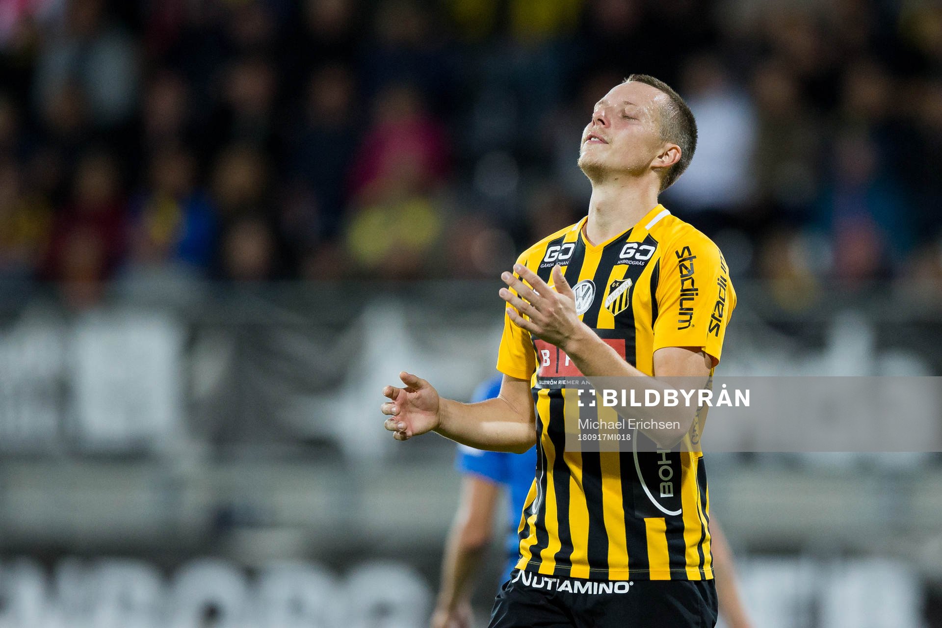 Häckens Viktor Lundberg deppar