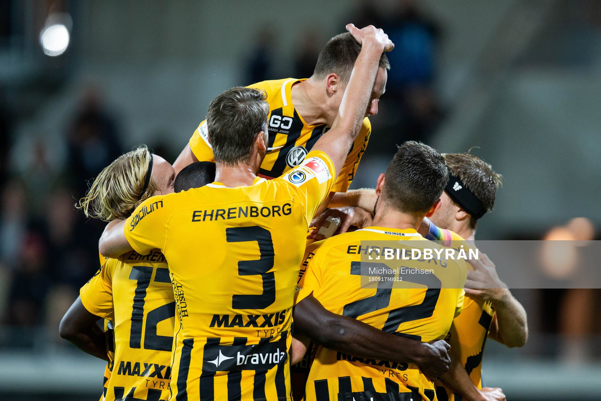 Häckens spelare jublar