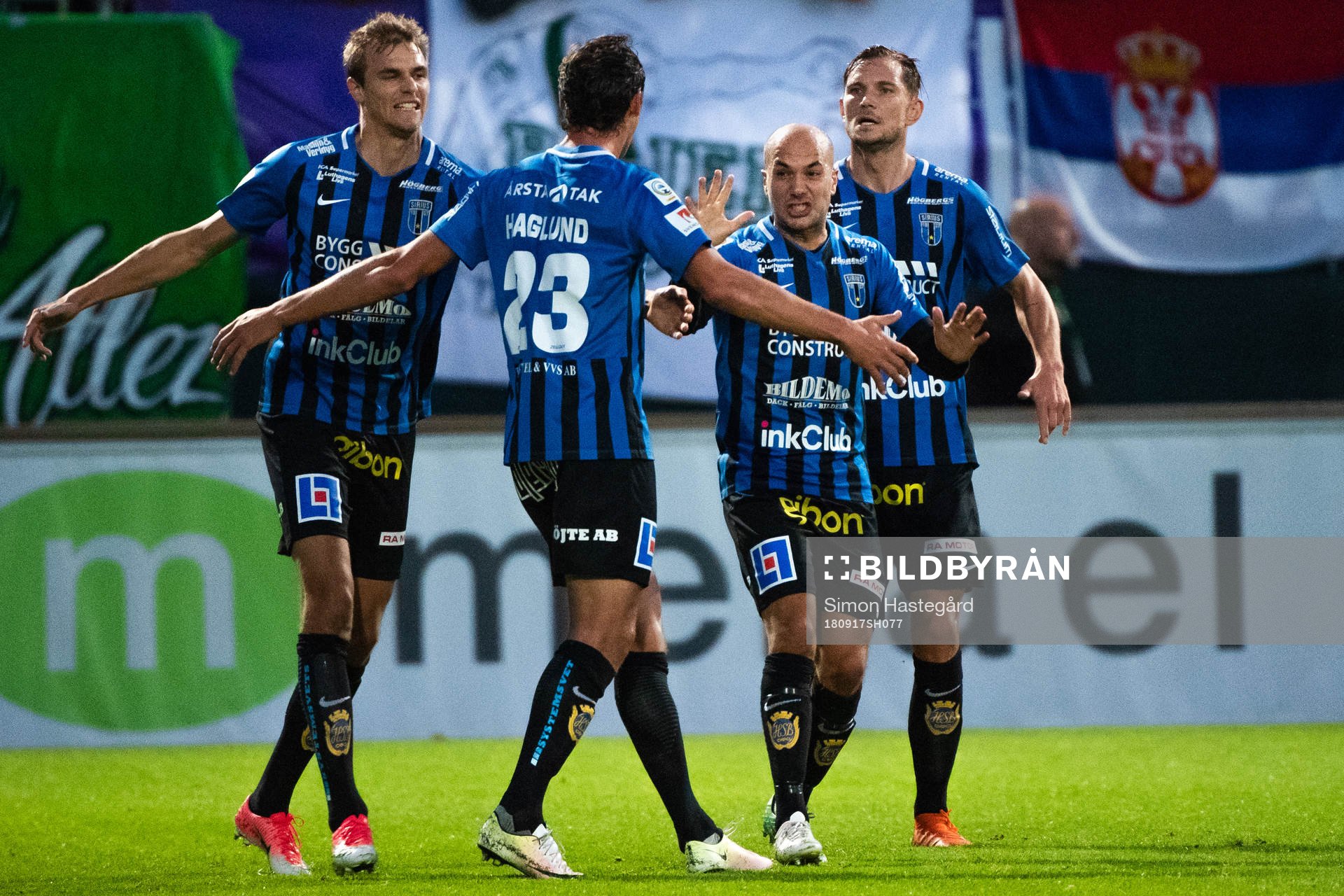 Sirius spelare jublar efter 1-0 av Philip Haglund under fotbollsmatchen i Allsvenskan mellan Sirius och Hammarby den 17 september 2018 i Uppsala.