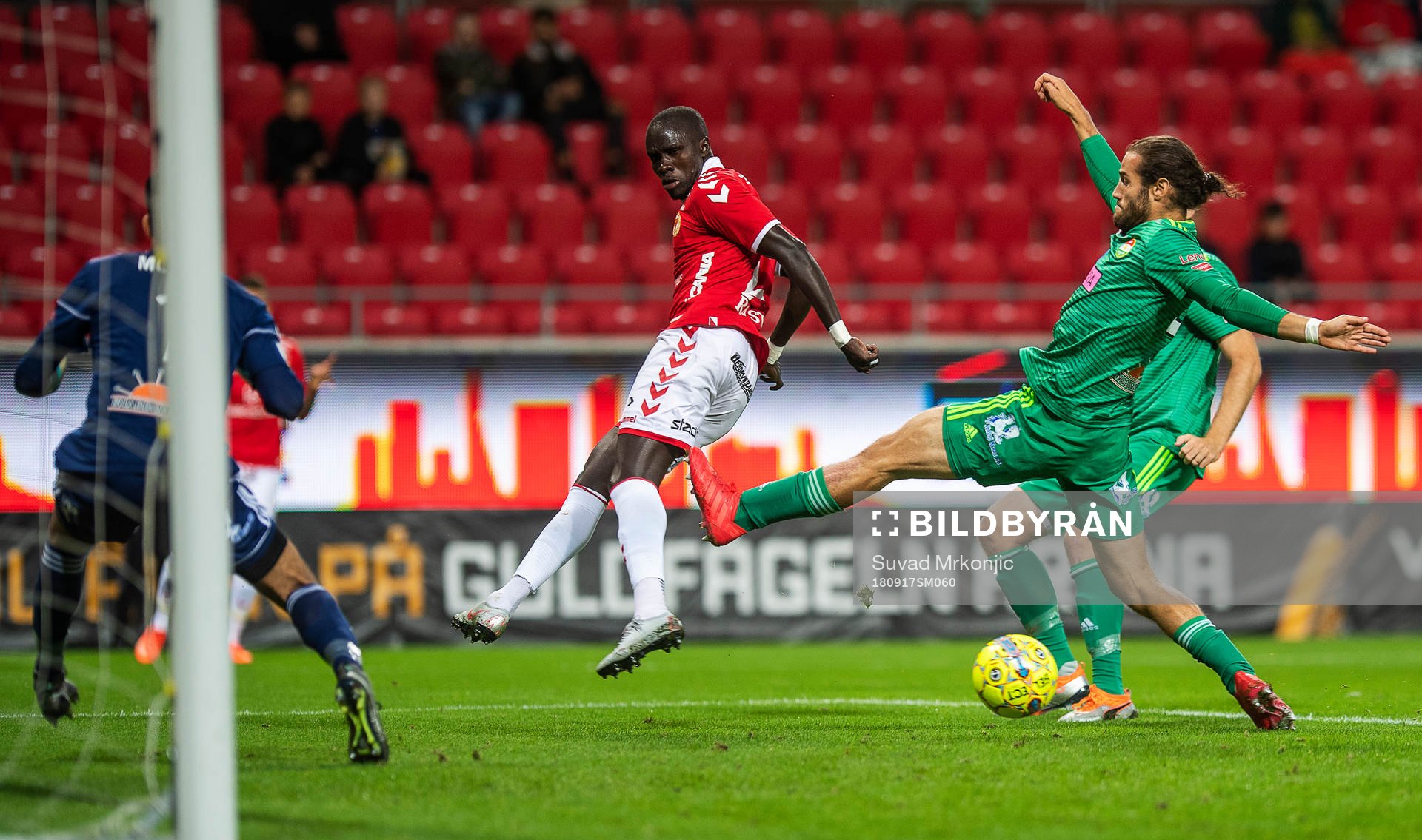Kalmars Papa Alioune Diouf och Dalkurds Alex De John
