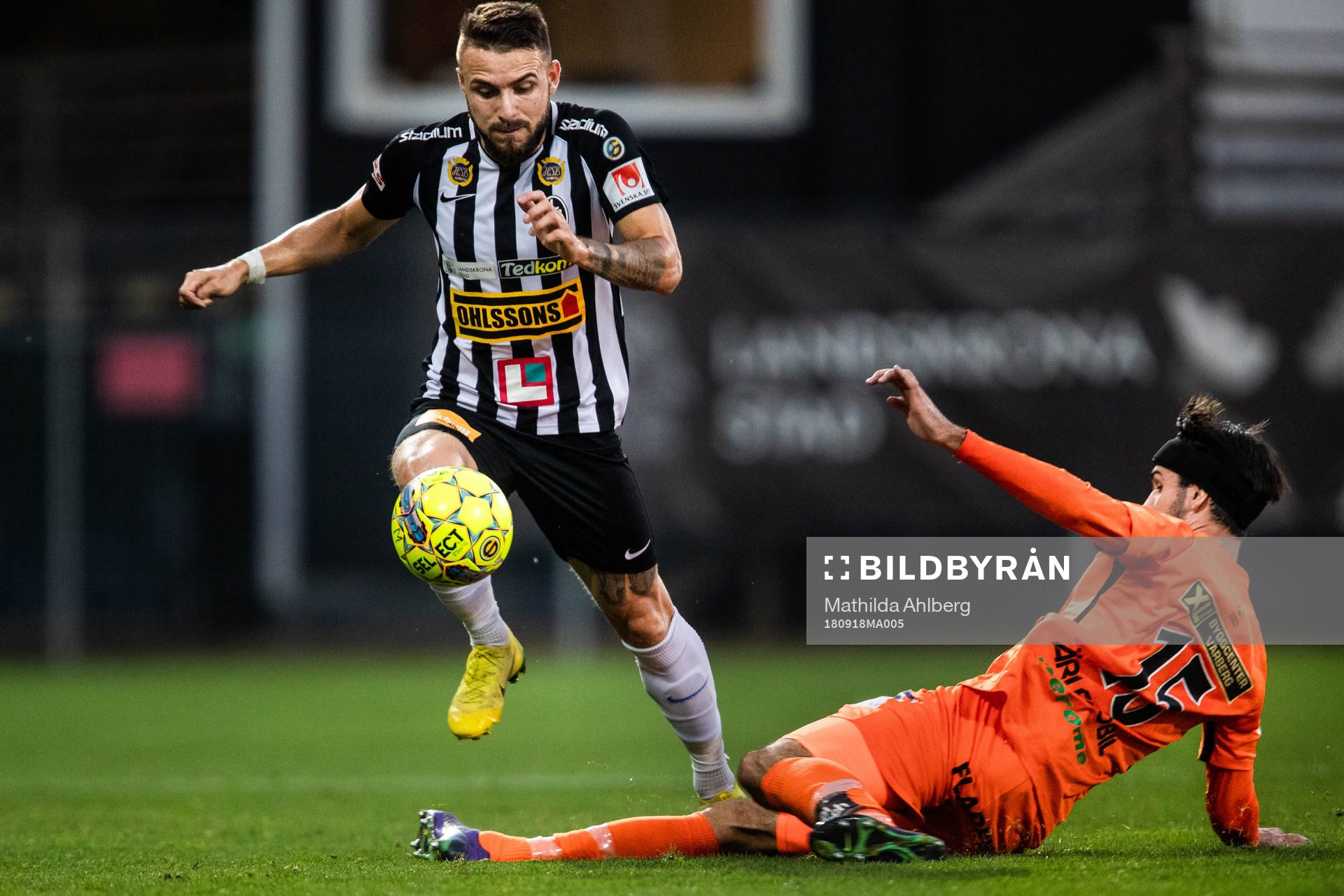 Landskronas Filip Pivkovski och Varbergs Oliver Stanisic
