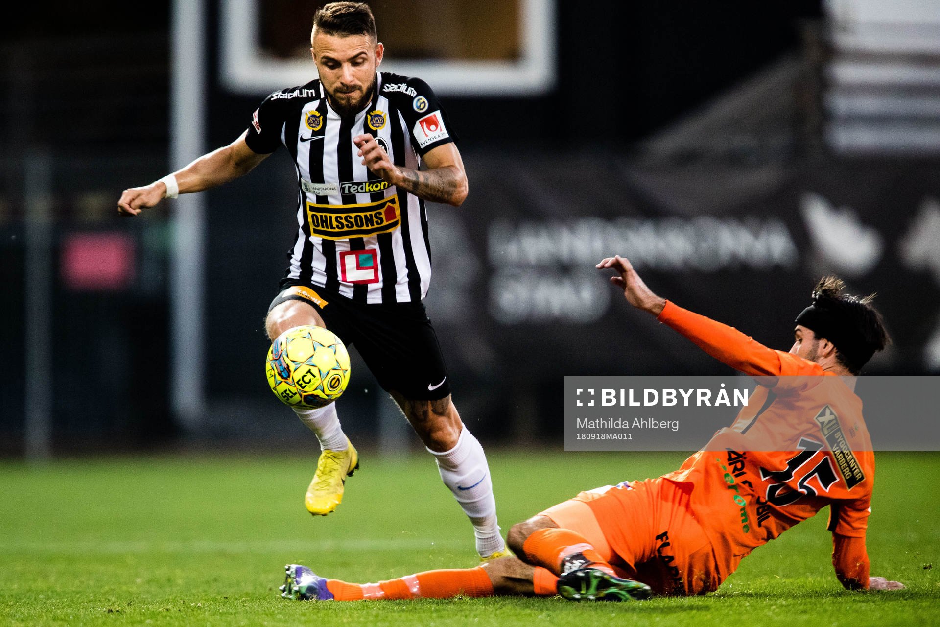 Landskronas Filip Pivkovski och Varbergs Oliver Stanisic