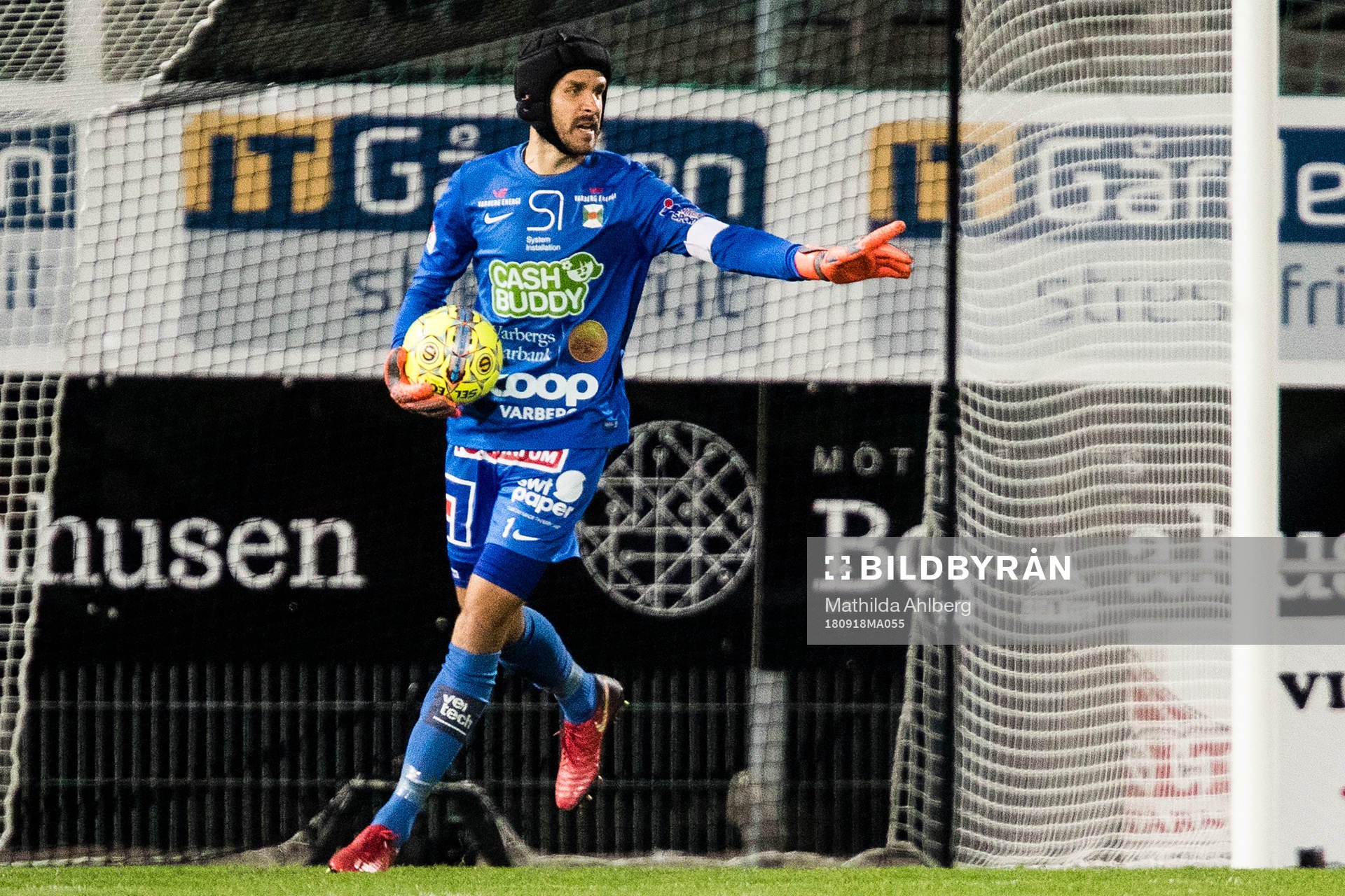 Varbergs målvakt Matthew Robert Pyzdrowski under fotbollsmatchen i Superettan mellan Landskrona och Varberg den 18 september 2018 i Helsingborg.
