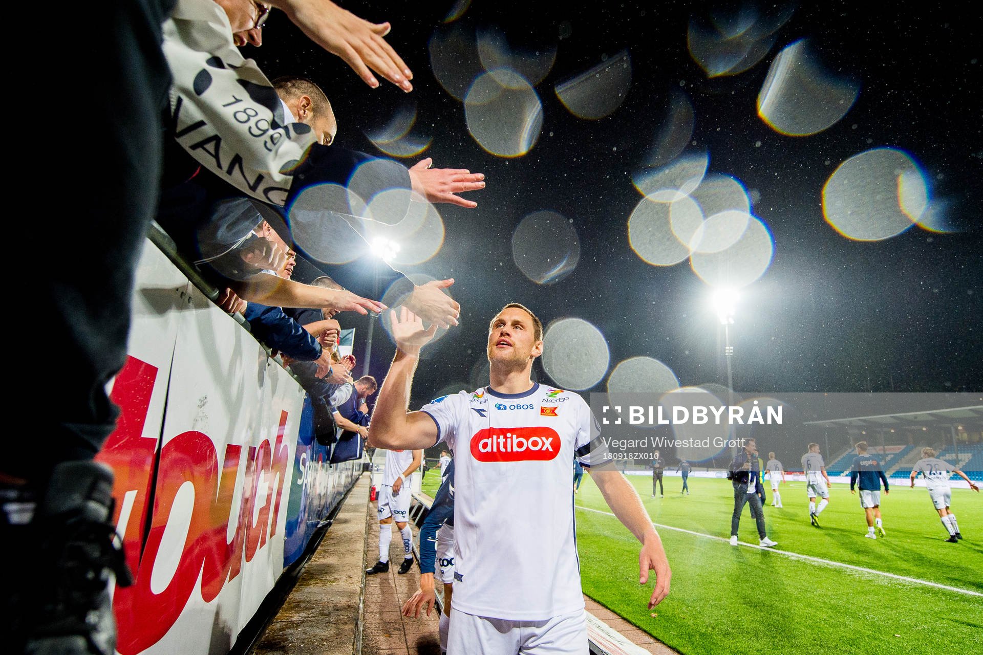 Tommy Høiland of Viking celebrates