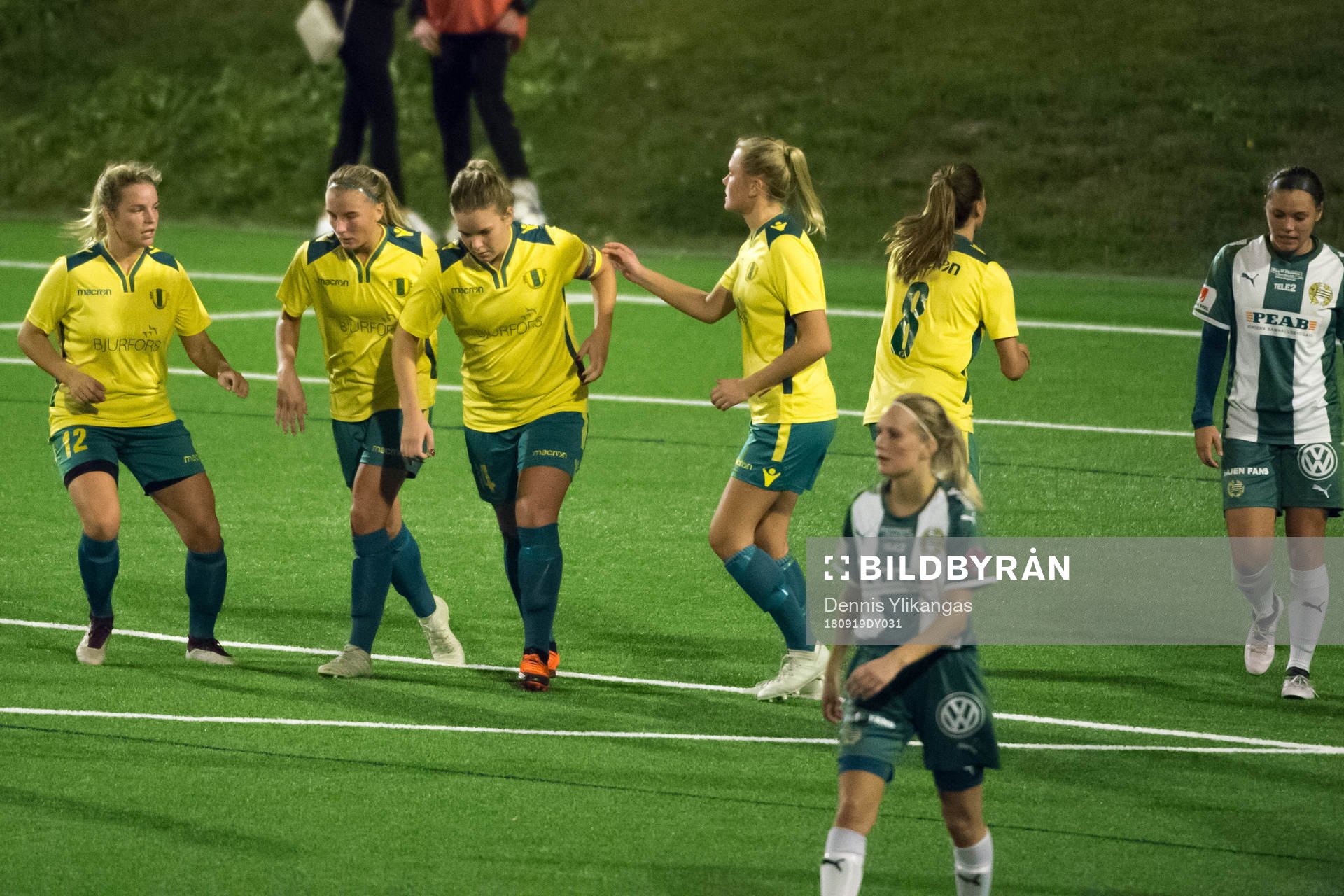 Bollstanäs Sabina Lundström gör 3-1 på straff