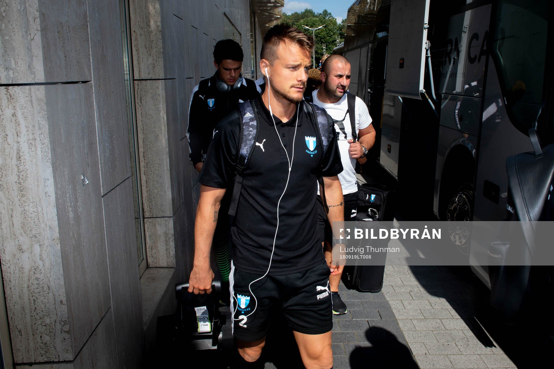 Eric Larsson arrives at the hotel