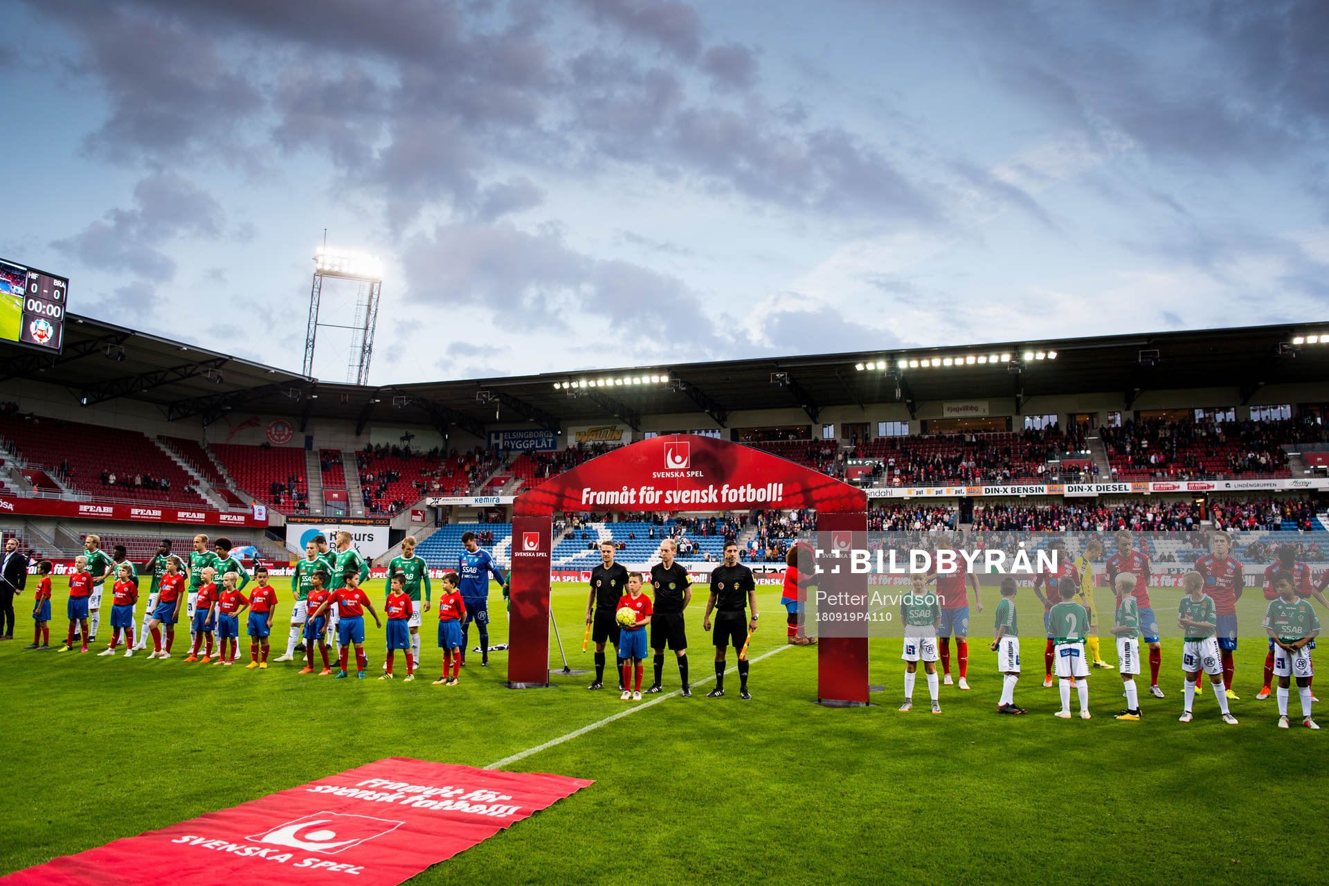 Spelarna står redo för lineup