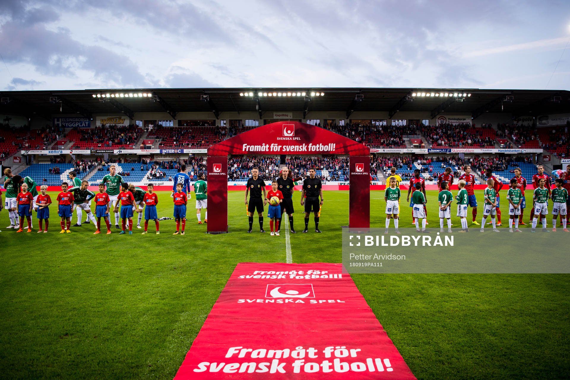 Spelarna står redo för lineup