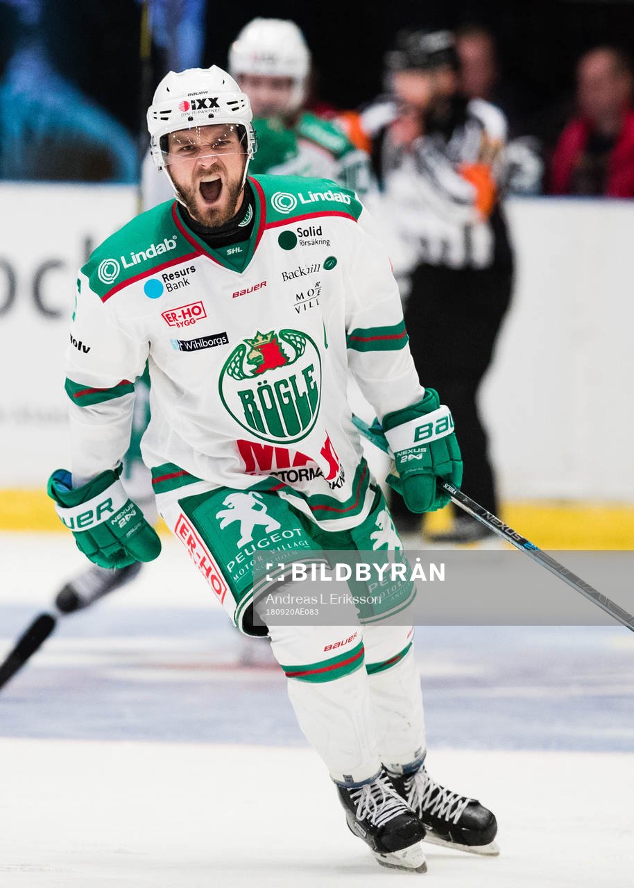 Rögles Craig Schira jublar
