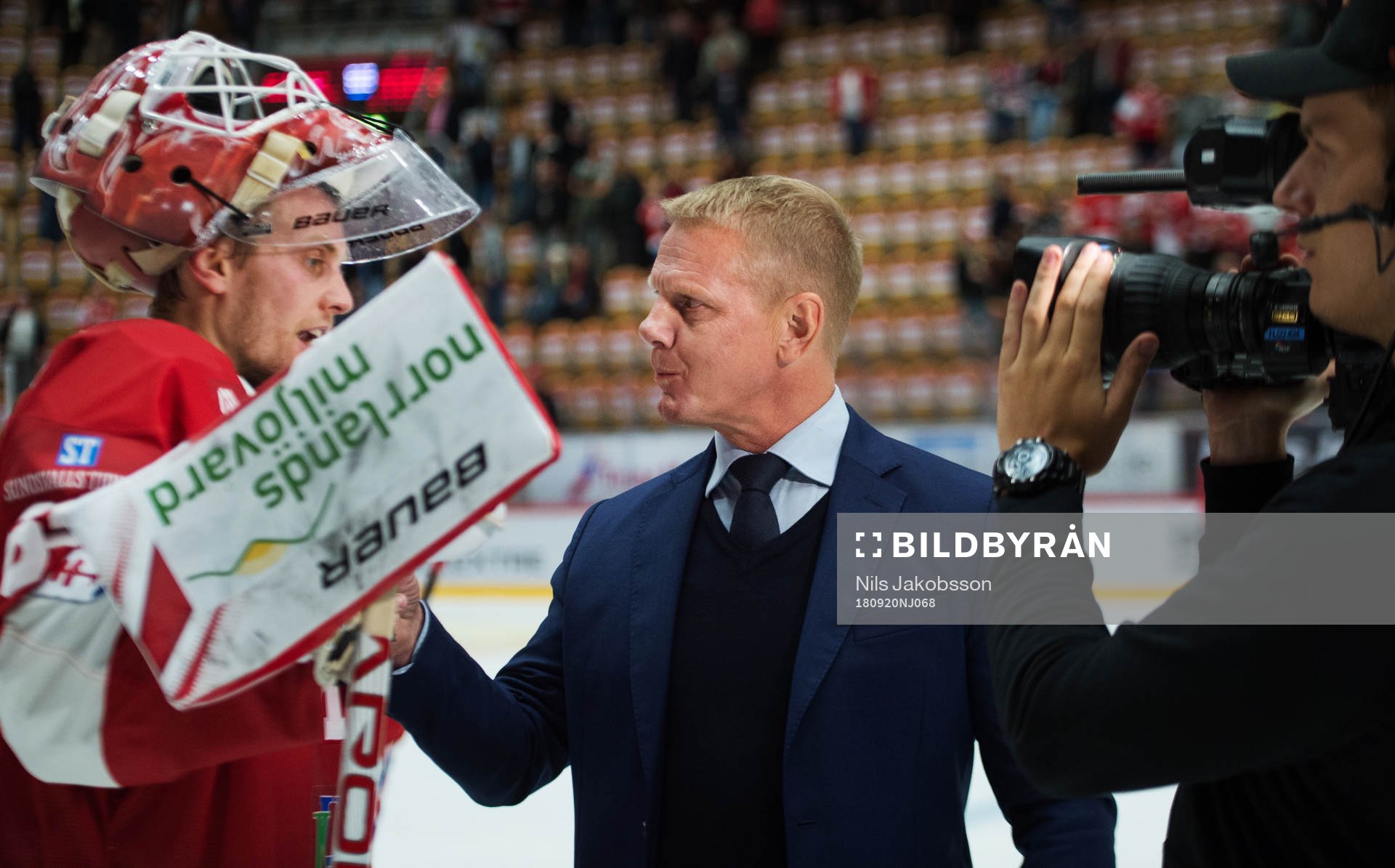 Niklas Wikegård, C More, intervjuar Timrås målvakt