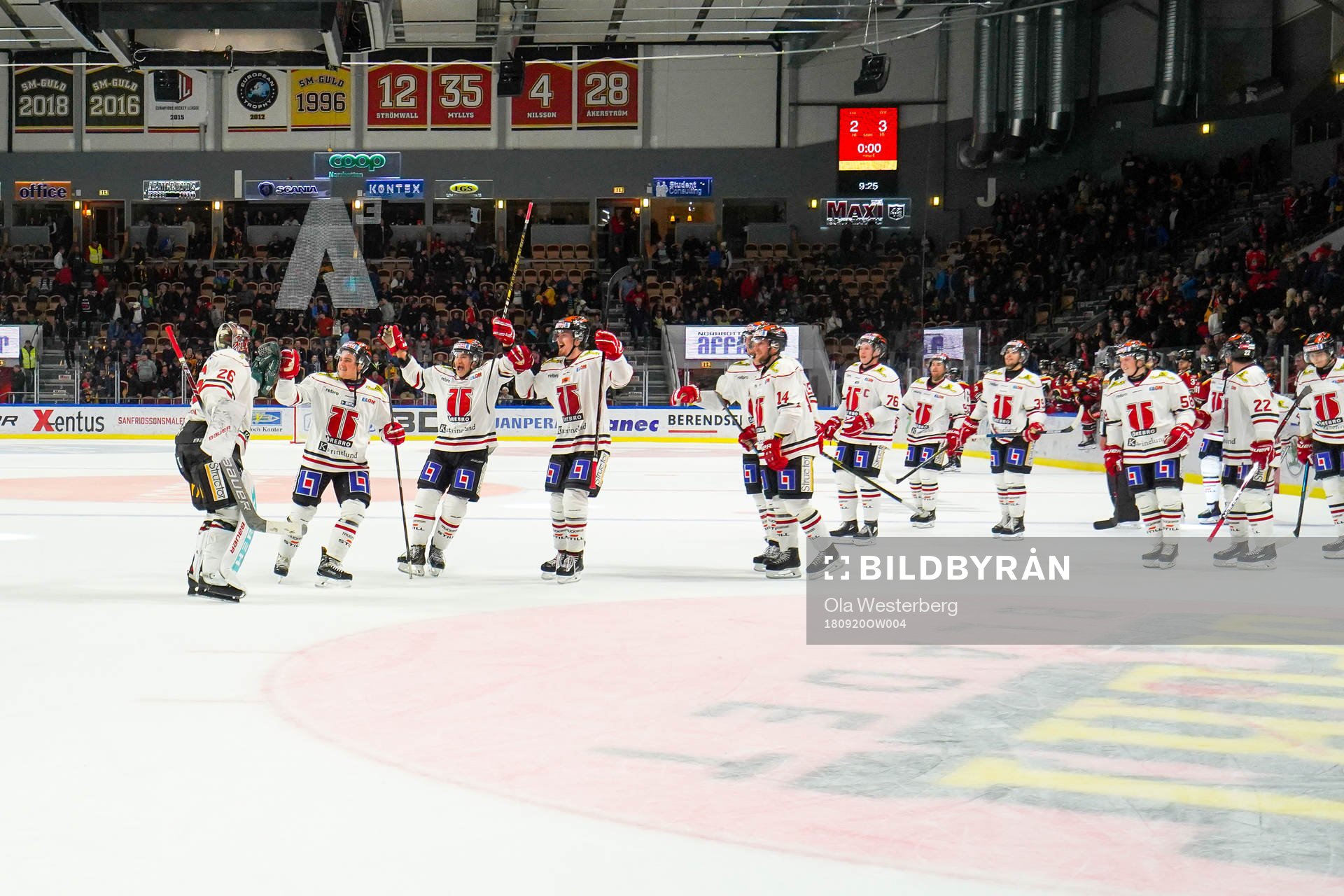 Örebros målvakt Stefan Steen jublar