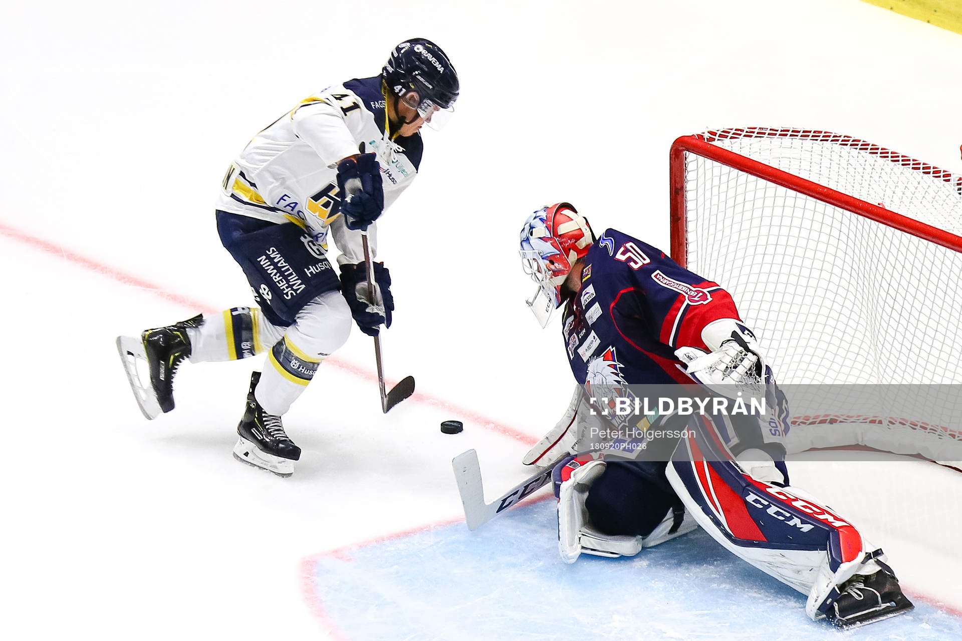 s Johan Johnsson och Linköpings målvakt Jonas Gustavsson