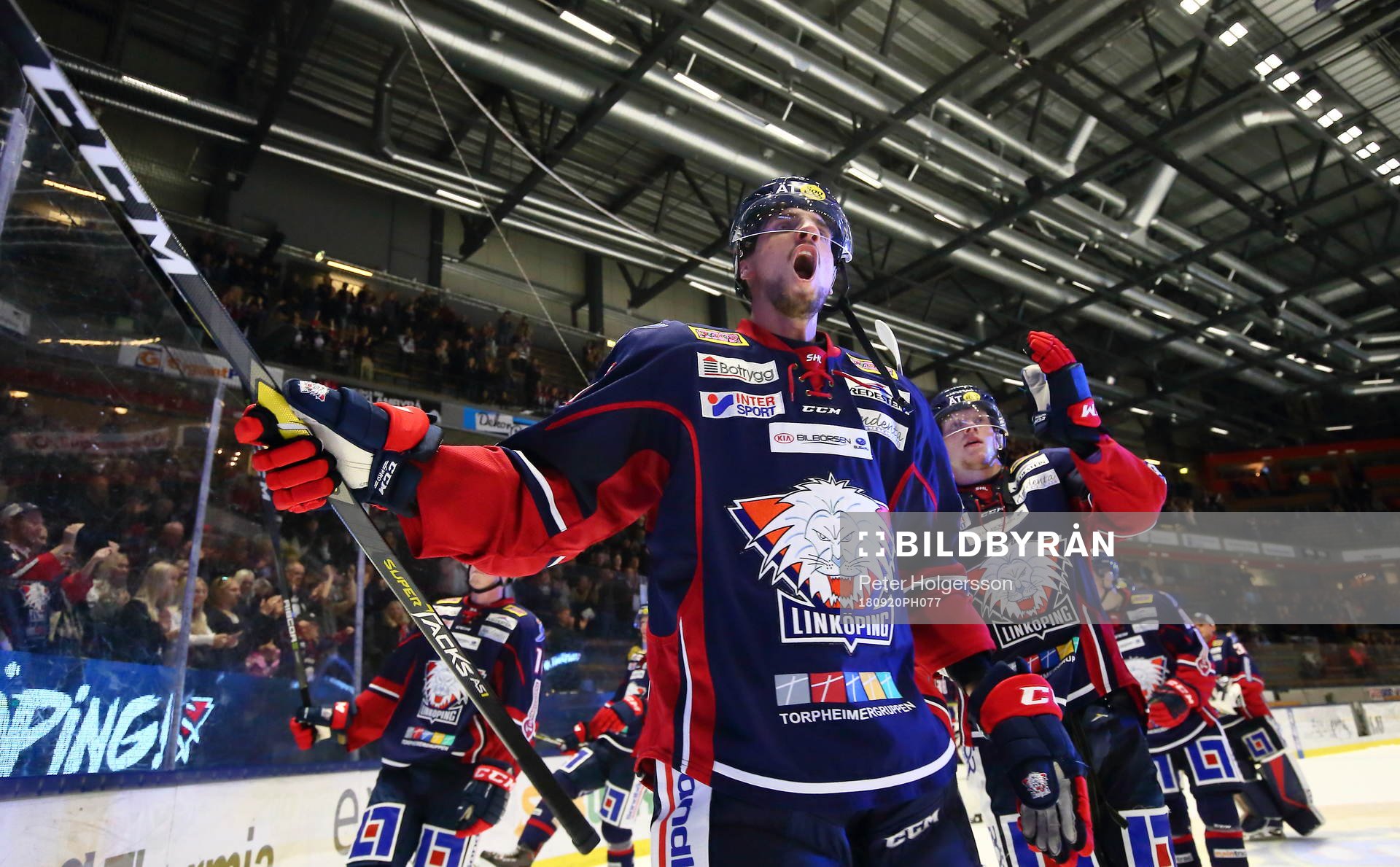 Linköpings Mattias Bäckman  jublar