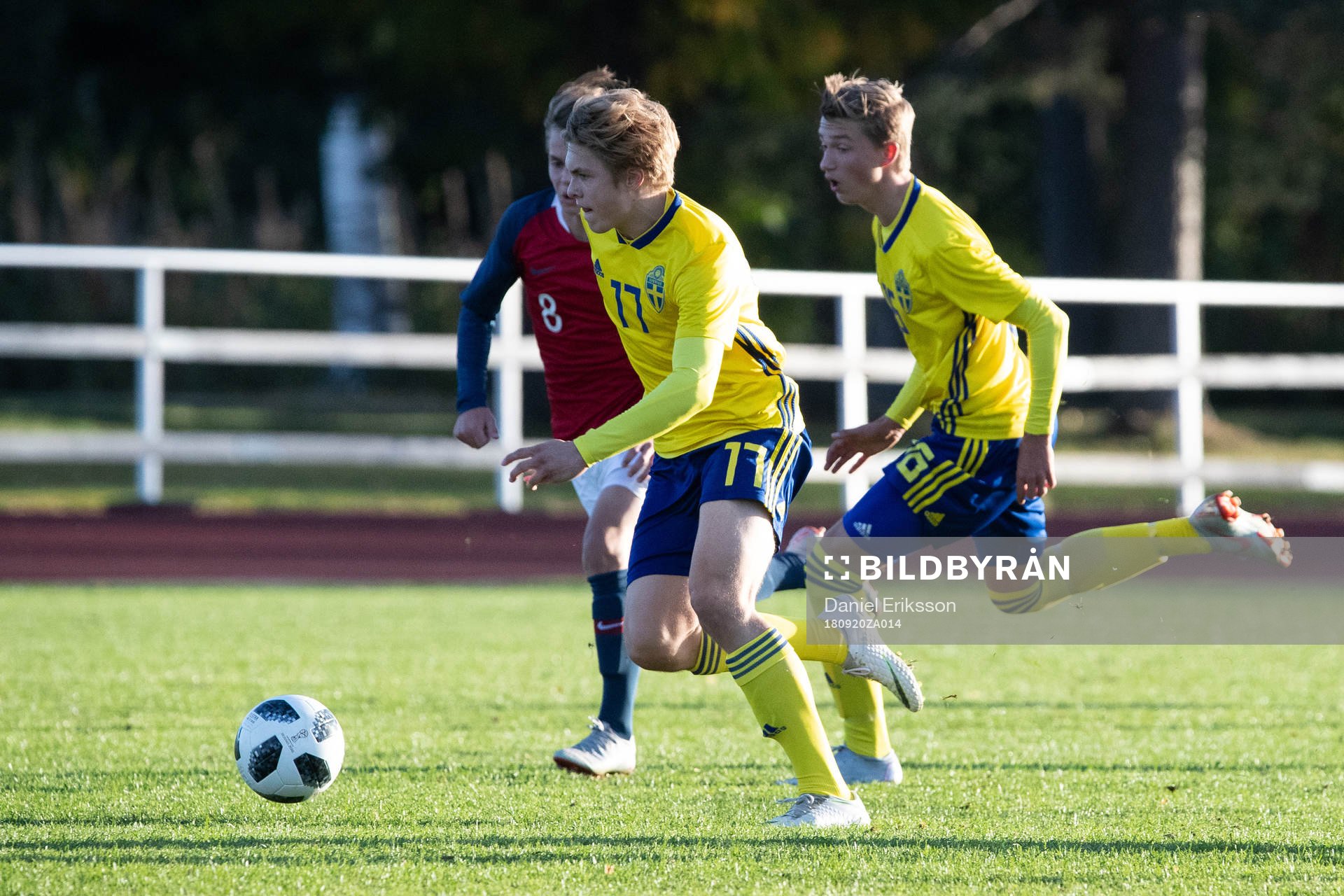 Sveriges Kristoffer Krebs i landskampen i fotboll mellan