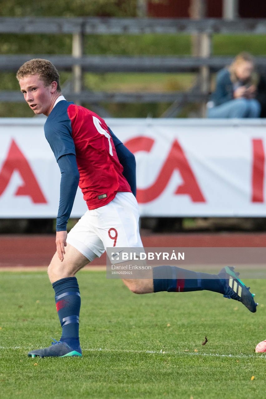 Norges Leander Nikolai Jakobsen Høyvik  i landskampen i