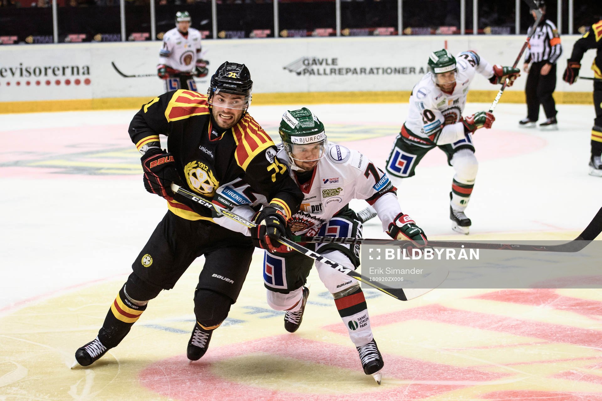 Brynäs Robert Kousal och Frölundas Patrik Carlsson