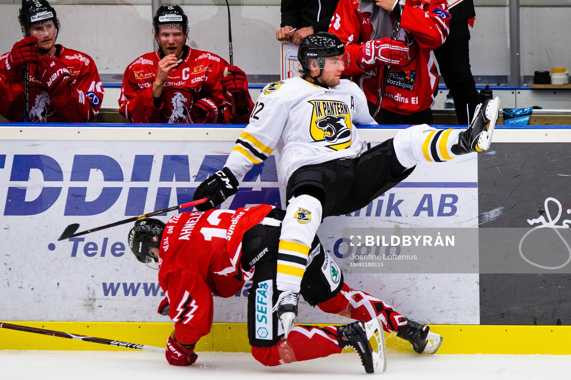 Vita Hästens Gustav Ahnelöv och Panterns Robin Dahse