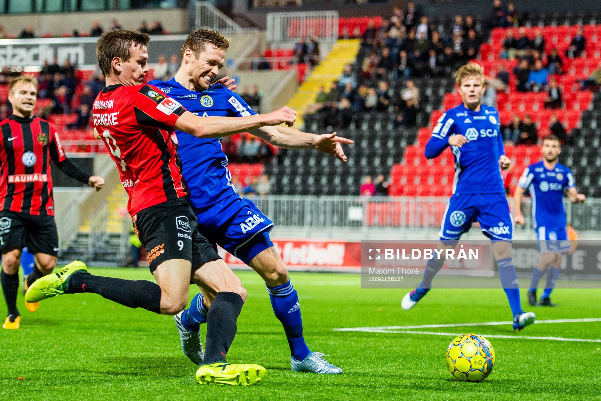 Brommapojkarnas Kristján Flóki Finnbogason och Sundsvalls