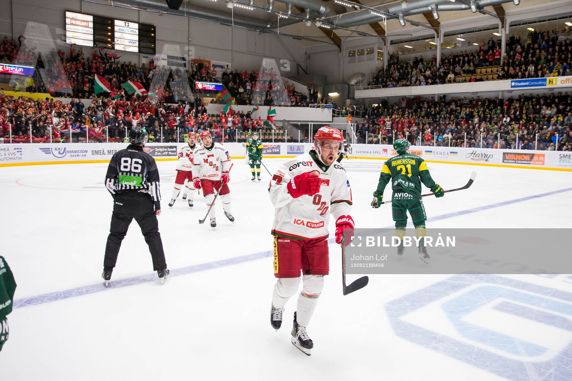 Modos Magnus Häggström jublar