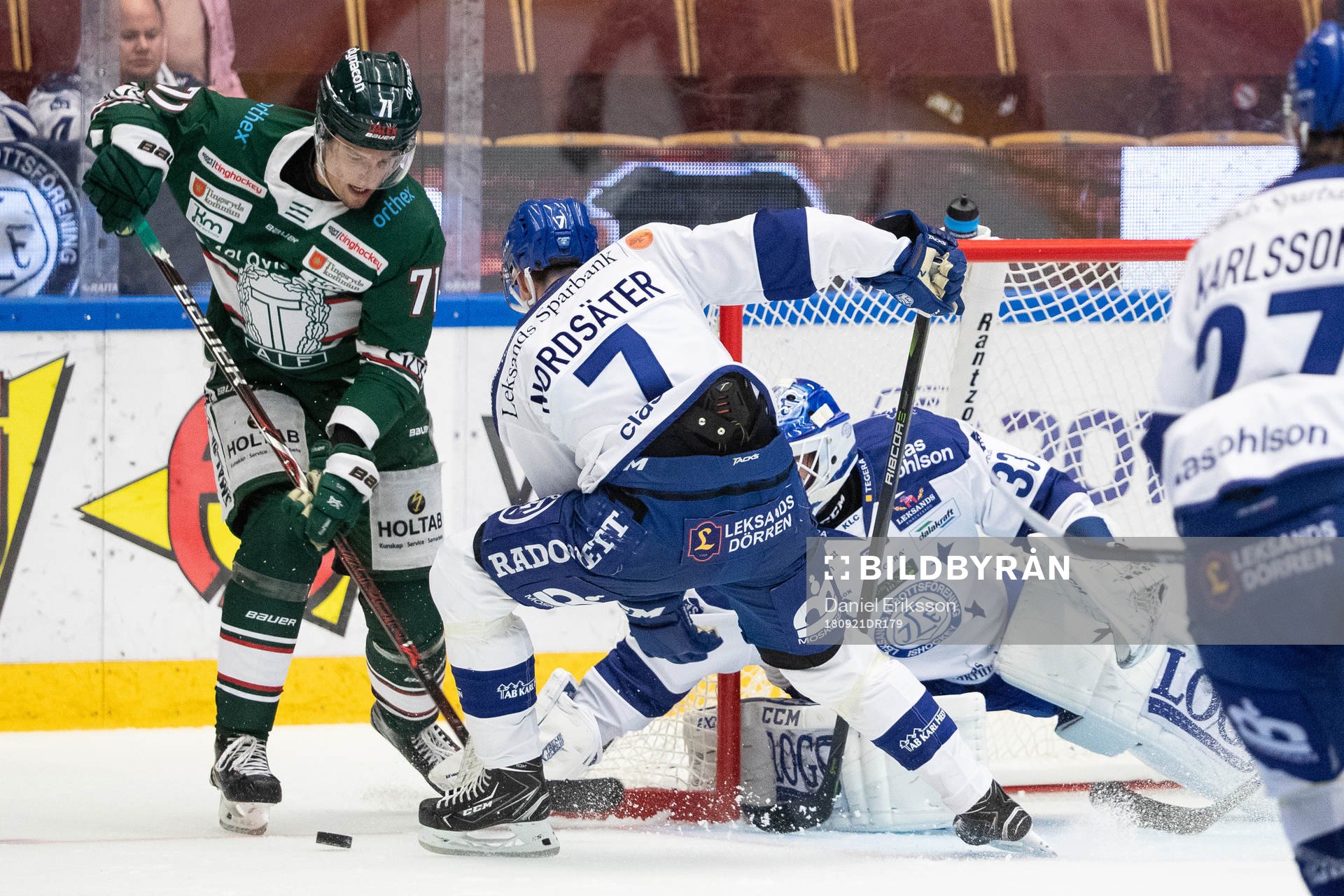 Tingsryds Filip Ahl och Leksands Lucas Nordsäter framför