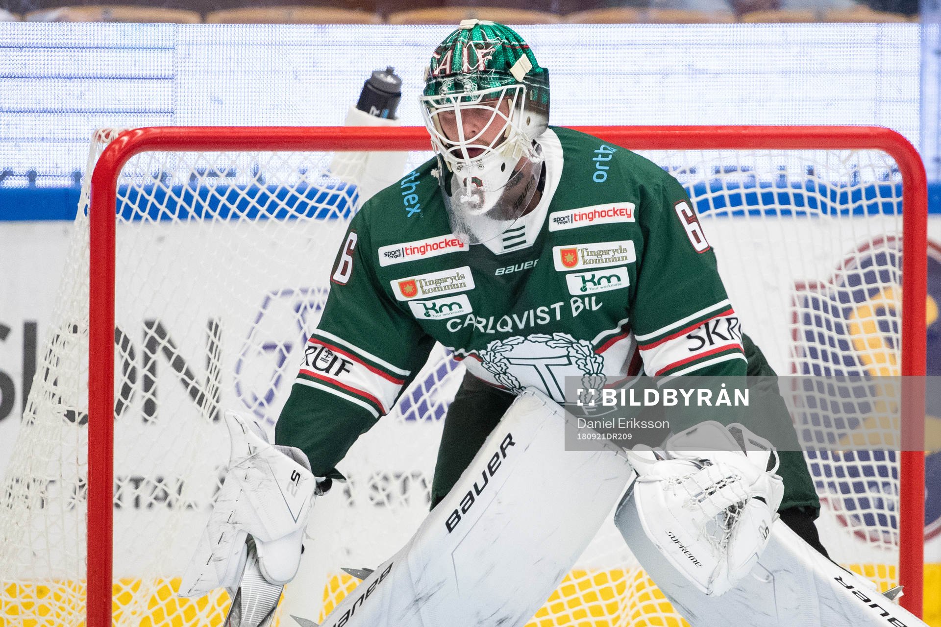 Tingsryds målvakt Tex Williamsson   i ishockeymatchen i