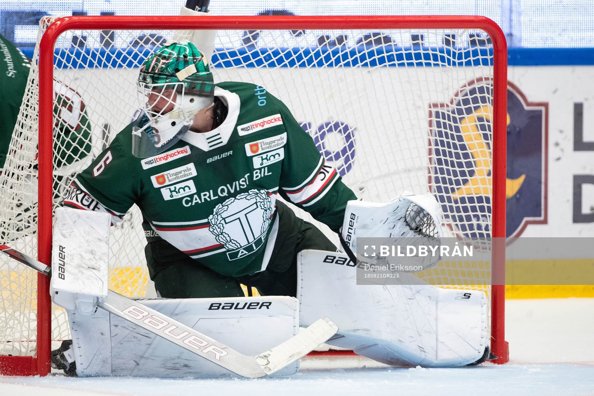 Tingsryds målvakt Tex Williamsson   i ishockeymatchen i