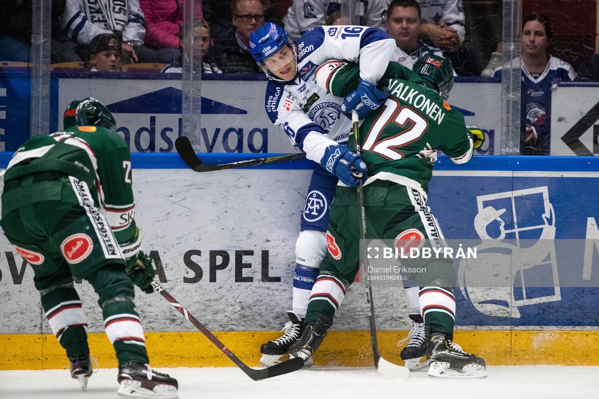 Leksands Daniel Gunnarsson och Tingsryds Joonas Valkonen i